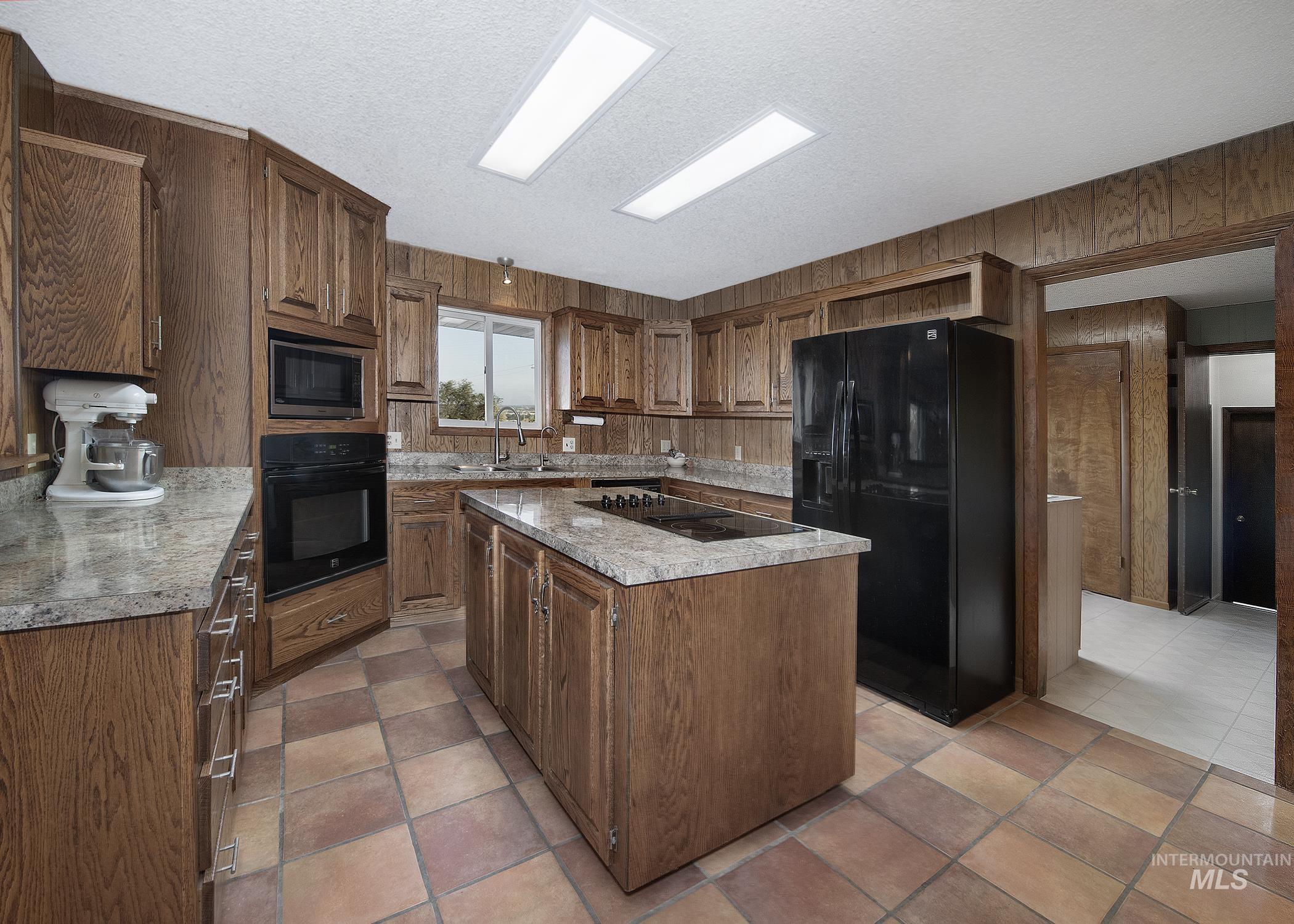 4371 N Grand View, Ontario, Oregon 97914, 3 Bedrooms, 2.5 Bathrooms, Farm & Ranch For Sale, Price $649,900, 98943197