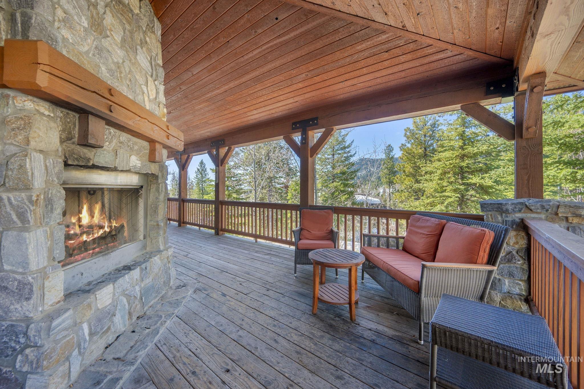 20 Francois Court, Donnelly, Idaho 83615, 4 Bedrooms, 4 Bathrooms, Residential For Sale, Price $2,098,000, 98943299