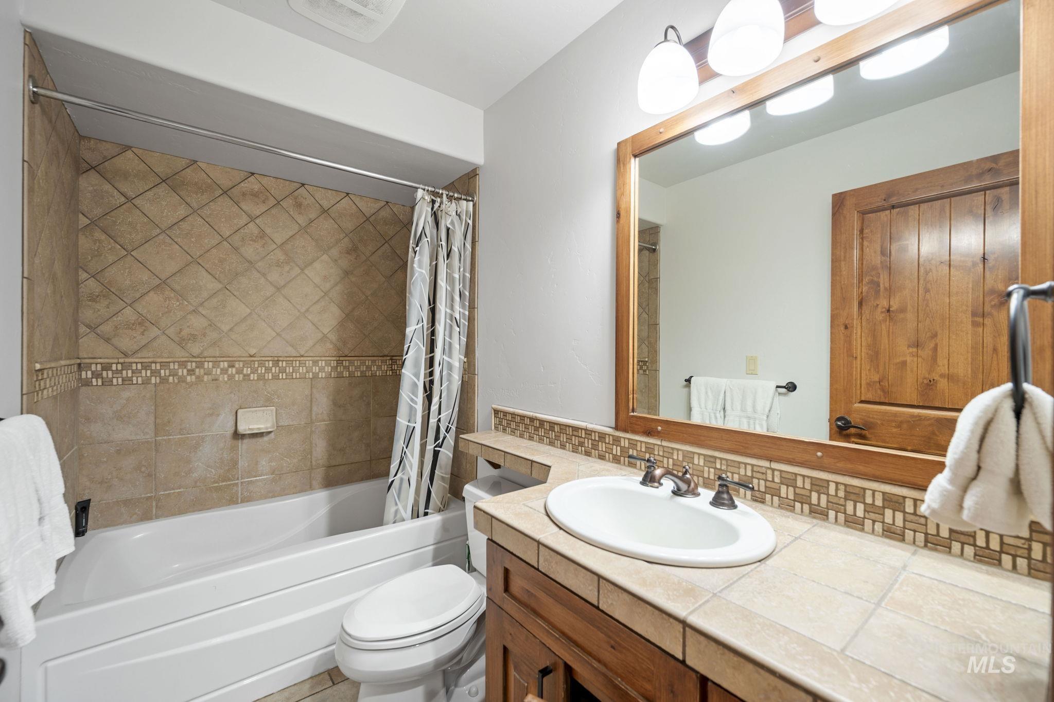 20 Francois Court, Donnelly, Idaho 83615, 4 Bedrooms, 4 Bathrooms, Residential For Sale, Price $2,098,000, 98943299