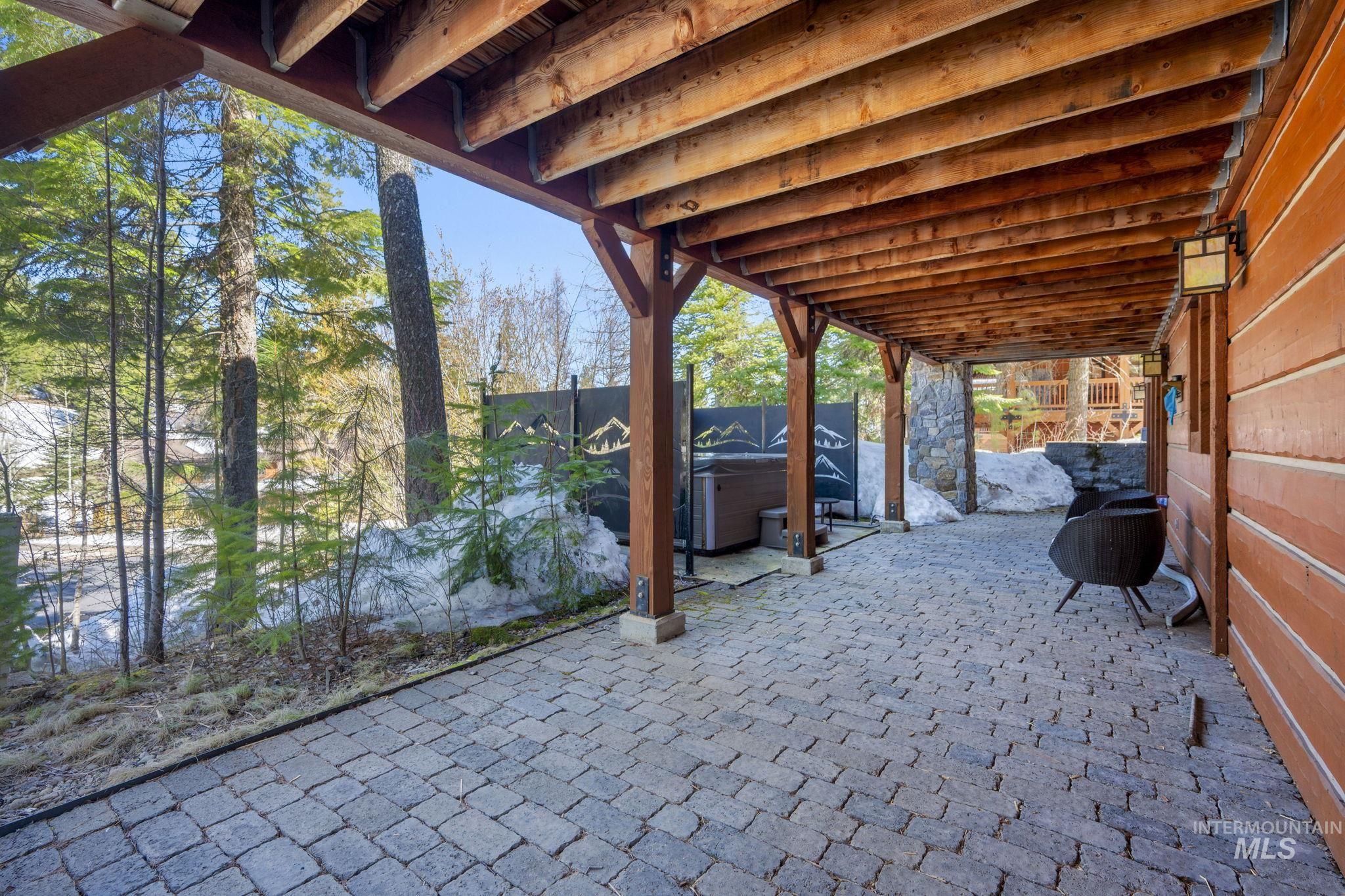 20 Francois Court, Donnelly, Idaho 83615, 4 Bedrooms, 4 Bathrooms, Residential For Sale, Price $2,098,000, 98943299