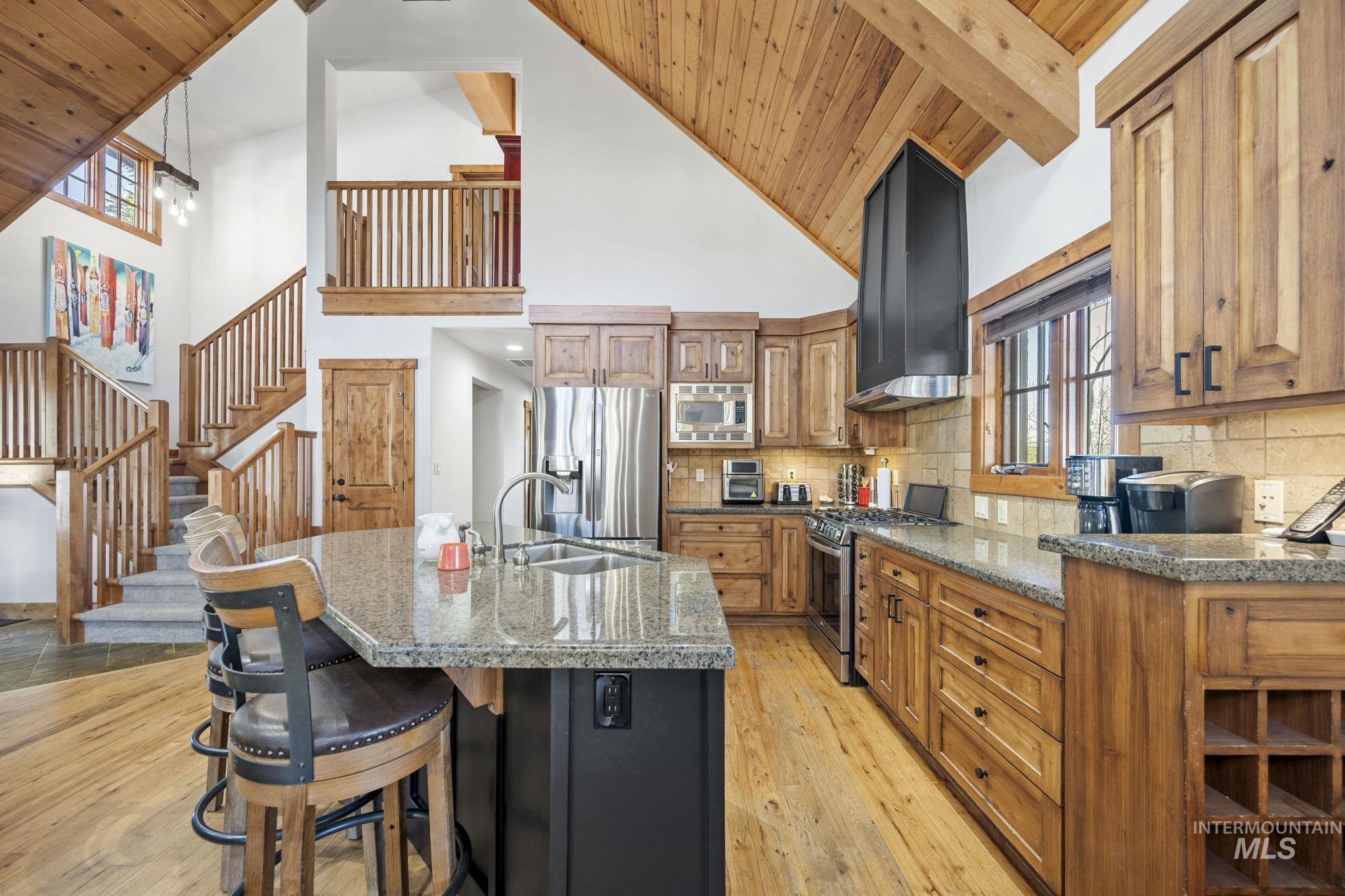 20 Francois Court, Donnelly, Idaho 83615, 4 Bedrooms, 4 Bathrooms, Residential For Sale, Price $2,098,000, 98943299