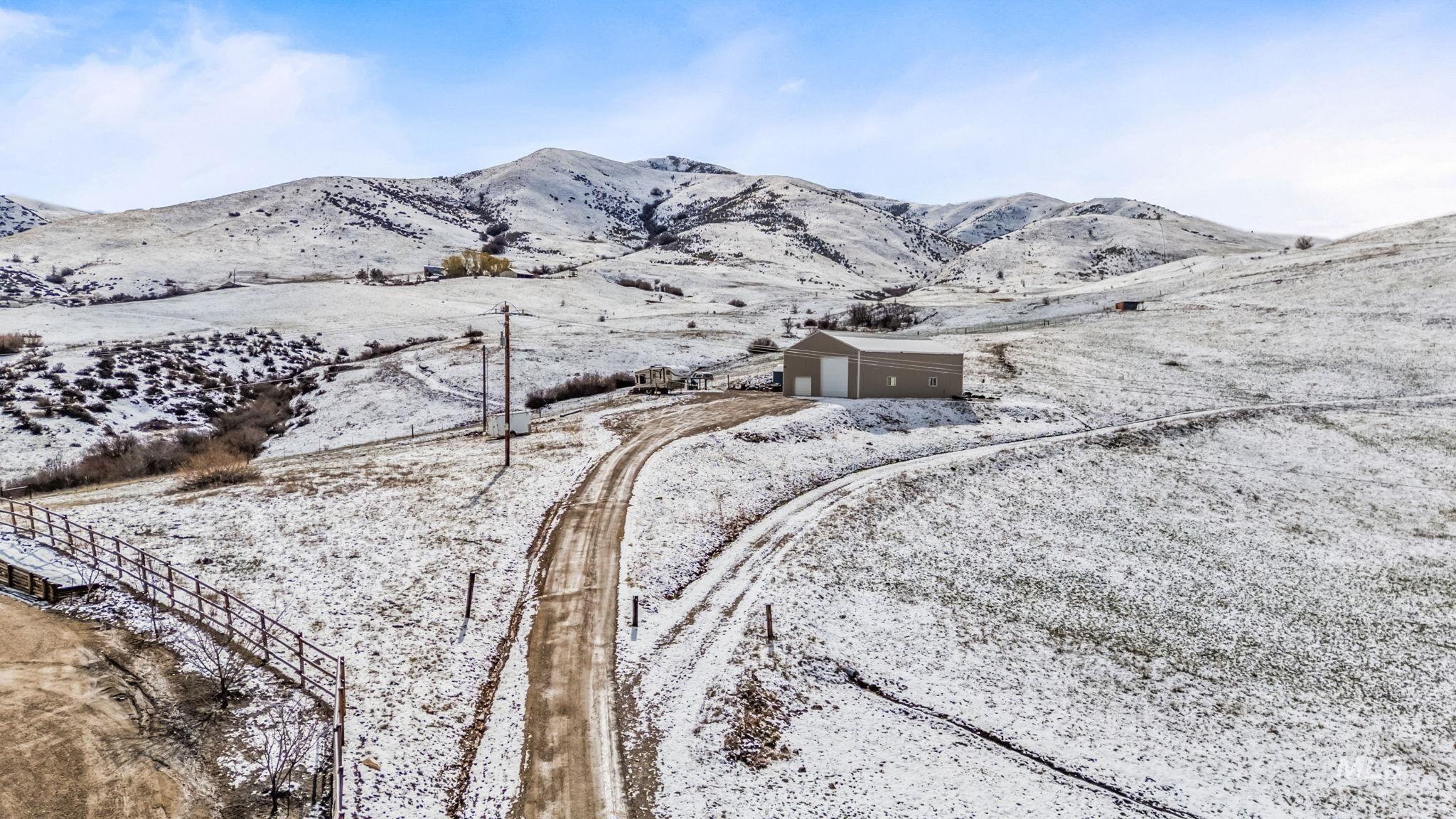 29 Family Pl, Horseshoe Bend, Idaho 83629-8097, 1 Bedroom, 1 Bathroom, Residential For Sale, Price $475,000, 98943557
