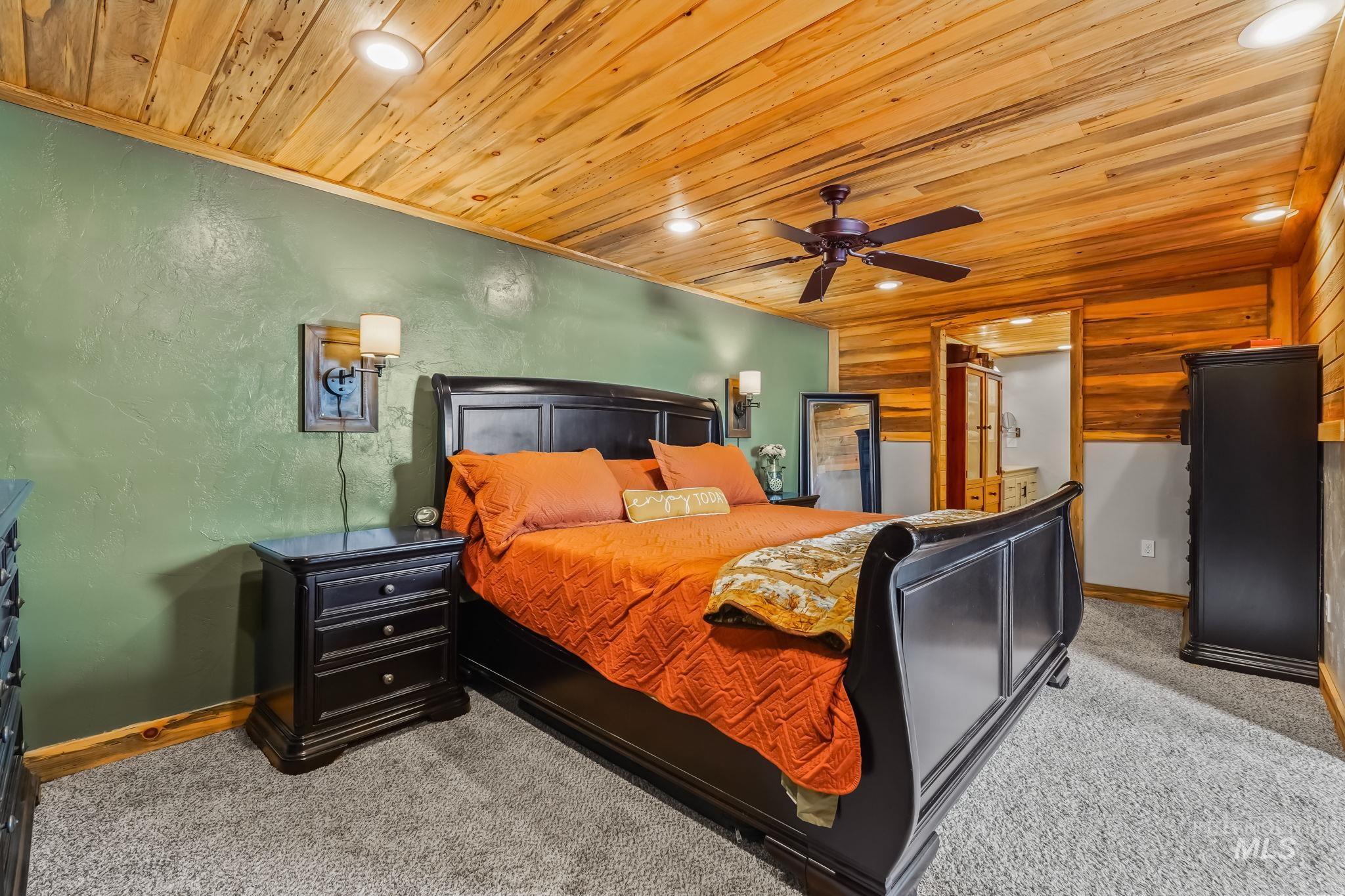 29 Family Pl, Horseshoe Bend, Idaho 83629-8097, 1 Bedroom, 1 Bathroom, Residential For Sale, Price $475,000, 98943557