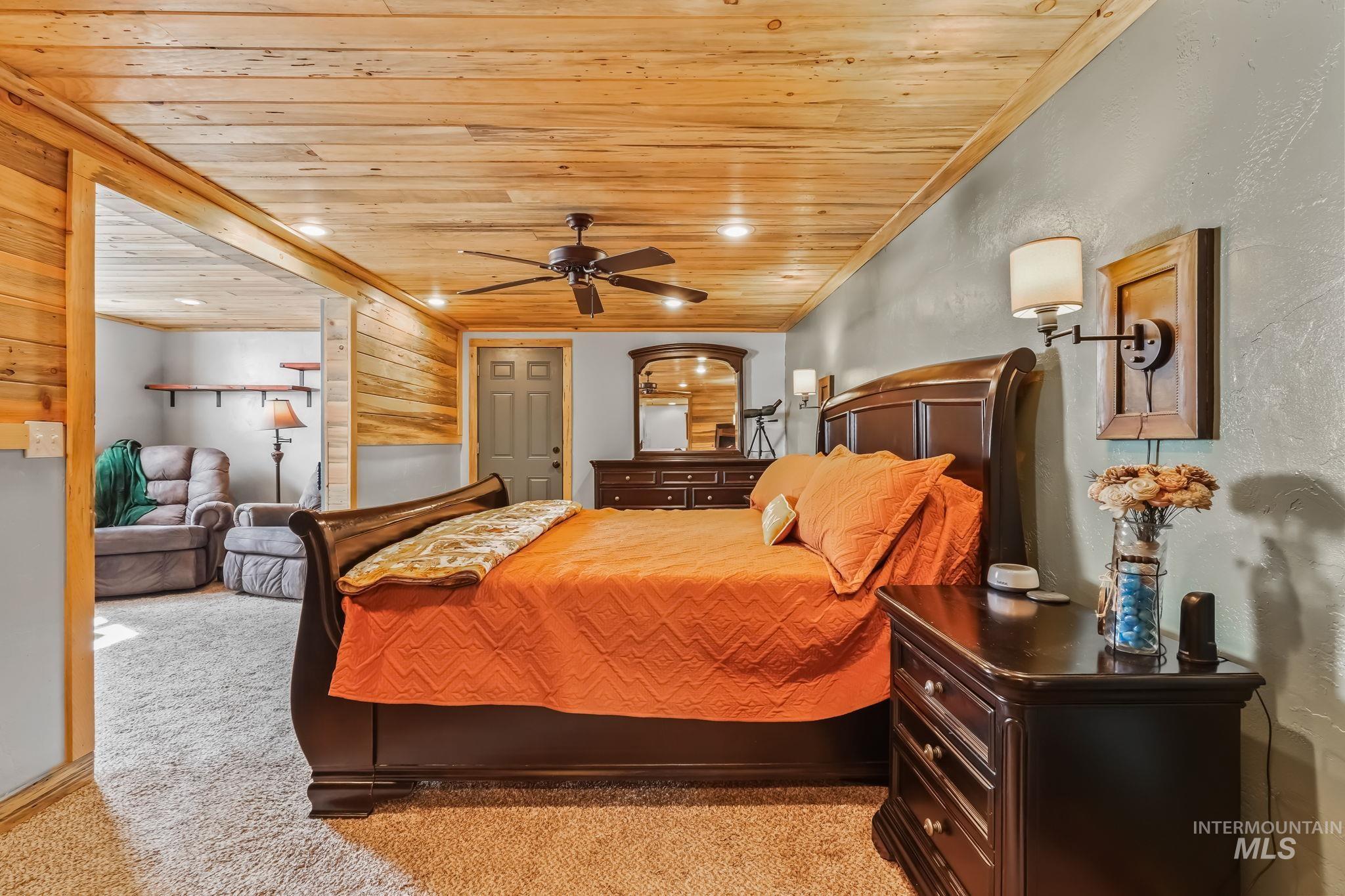 29 Family Pl, Horseshoe Bend, Idaho 83629-8097, 1 Bedroom, 1 Bathroom, Residential For Sale, Price $475,000, 98943557