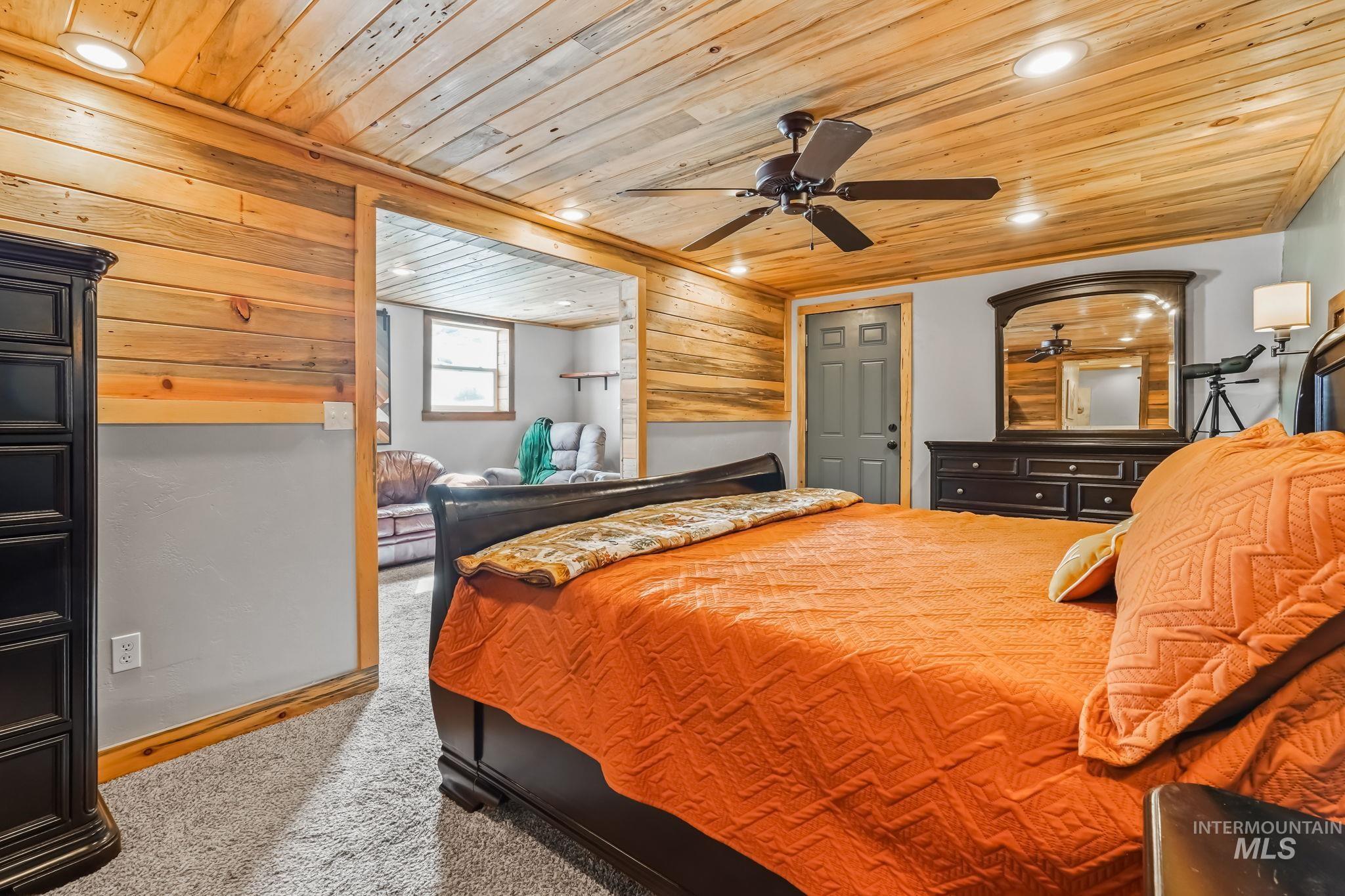 29 Family Pl, Horseshoe Bend, Idaho 83629-8097, 1 Bedroom, 1 Bathroom, Residential For Sale, Price $475,000, 98943557