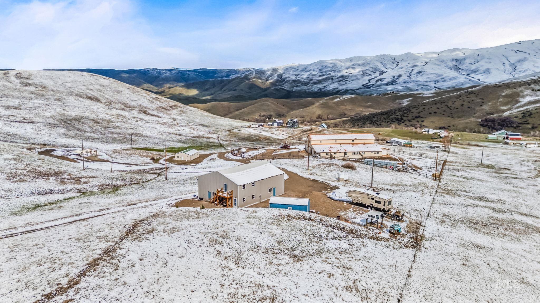 29 Family Pl, Horseshoe Bend, Idaho 83629-8097, 1 Bedroom, 1 Bathroom, Residential For Sale, Price $475,000, 98943557