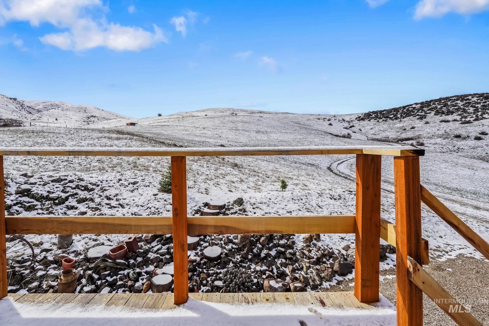 29 Family Pl, Horseshoe Bend, Idaho 83629-8097, 1 Bedroom, 1 Bathroom, Residential For Sale, Price $475,000, 98943557