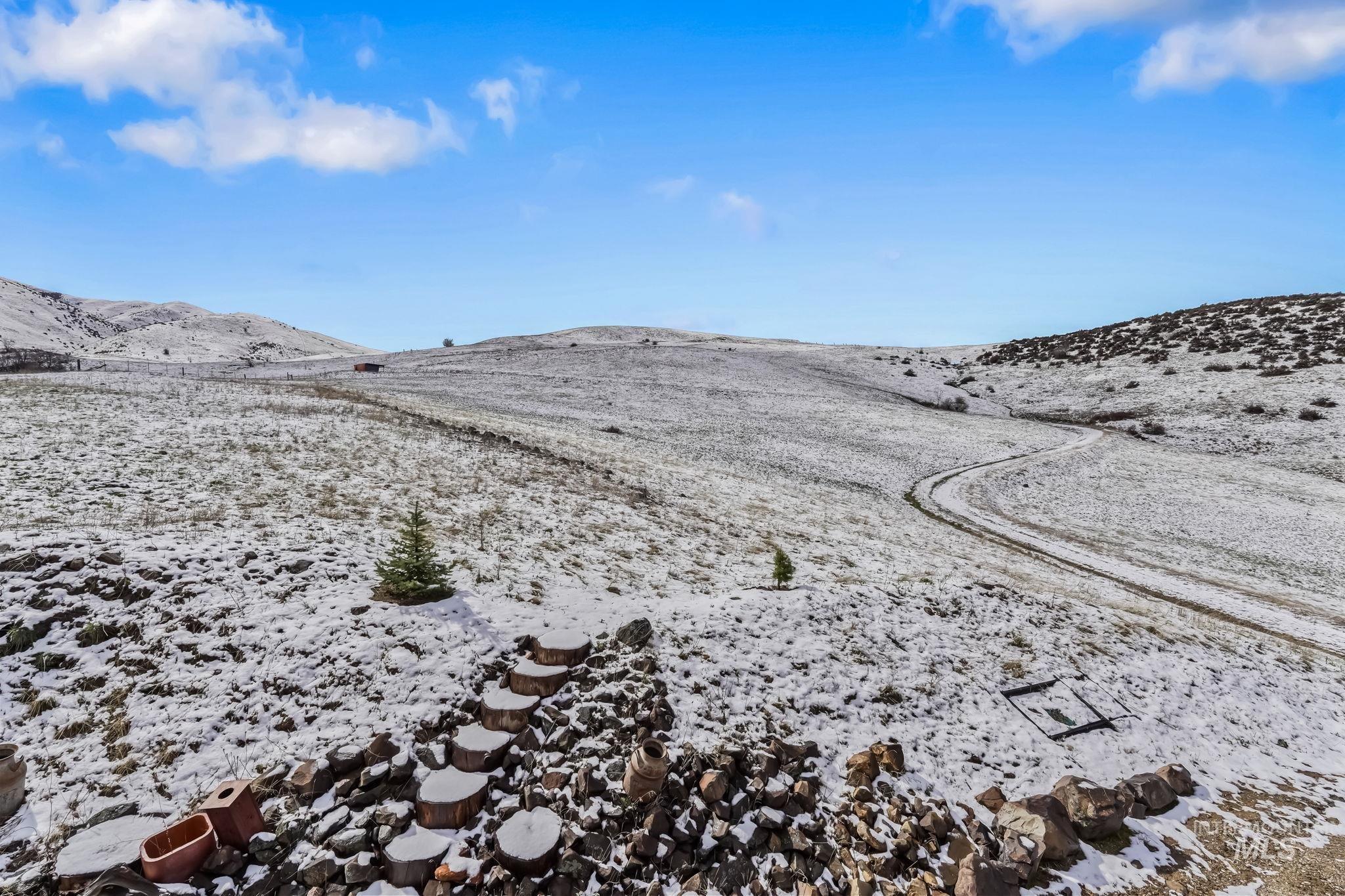 29 Family Pl, Horseshoe Bend, Idaho 83629-8097, 1 Bedroom, 1 Bathroom, Residential For Sale, Price $475,000, 98943557