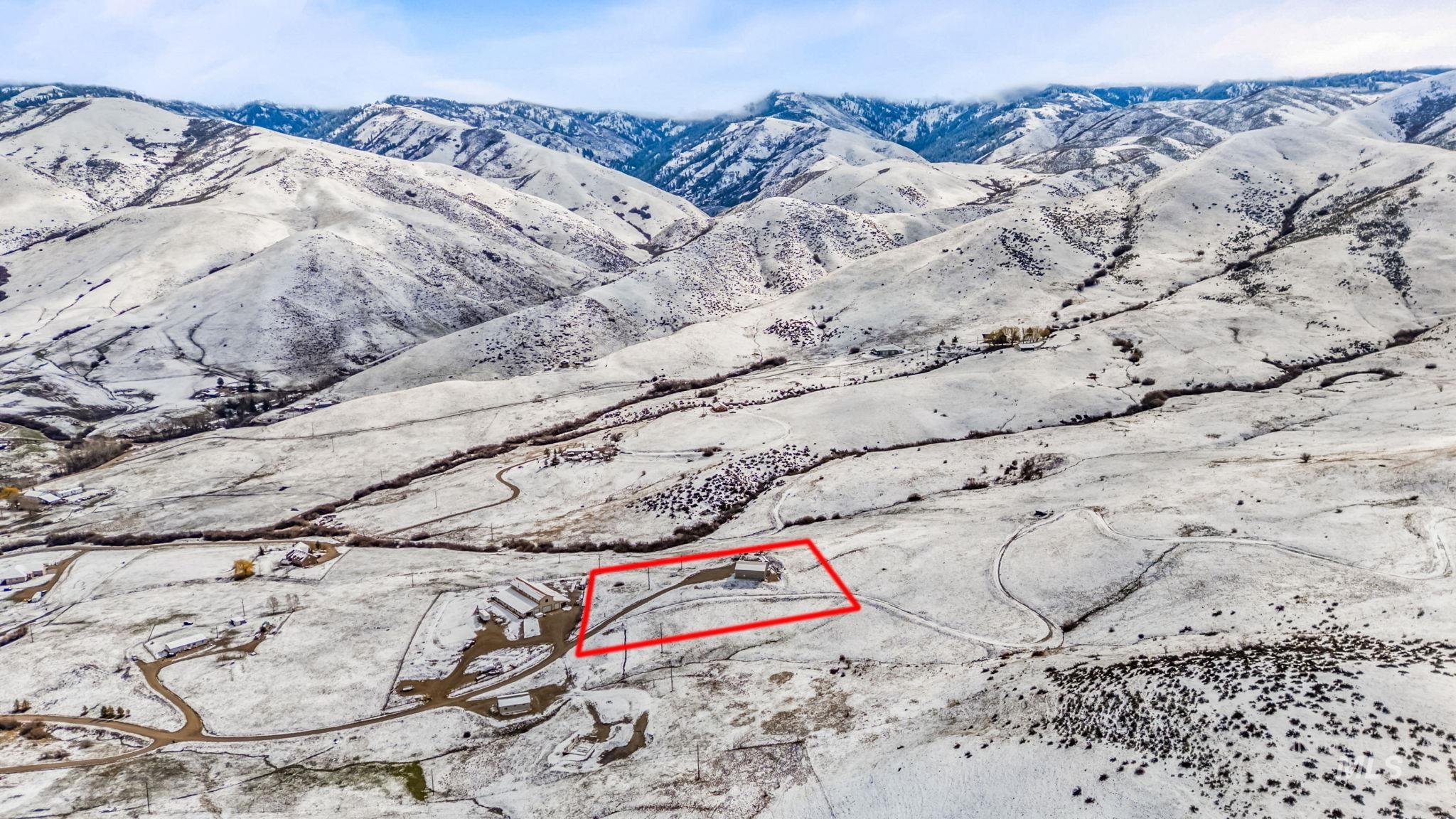 29 Family Pl, Horseshoe Bend, Idaho 83629-8097, 1 Bedroom, 1 Bathroom, Residential For Sale, Price $475,000, 98943557