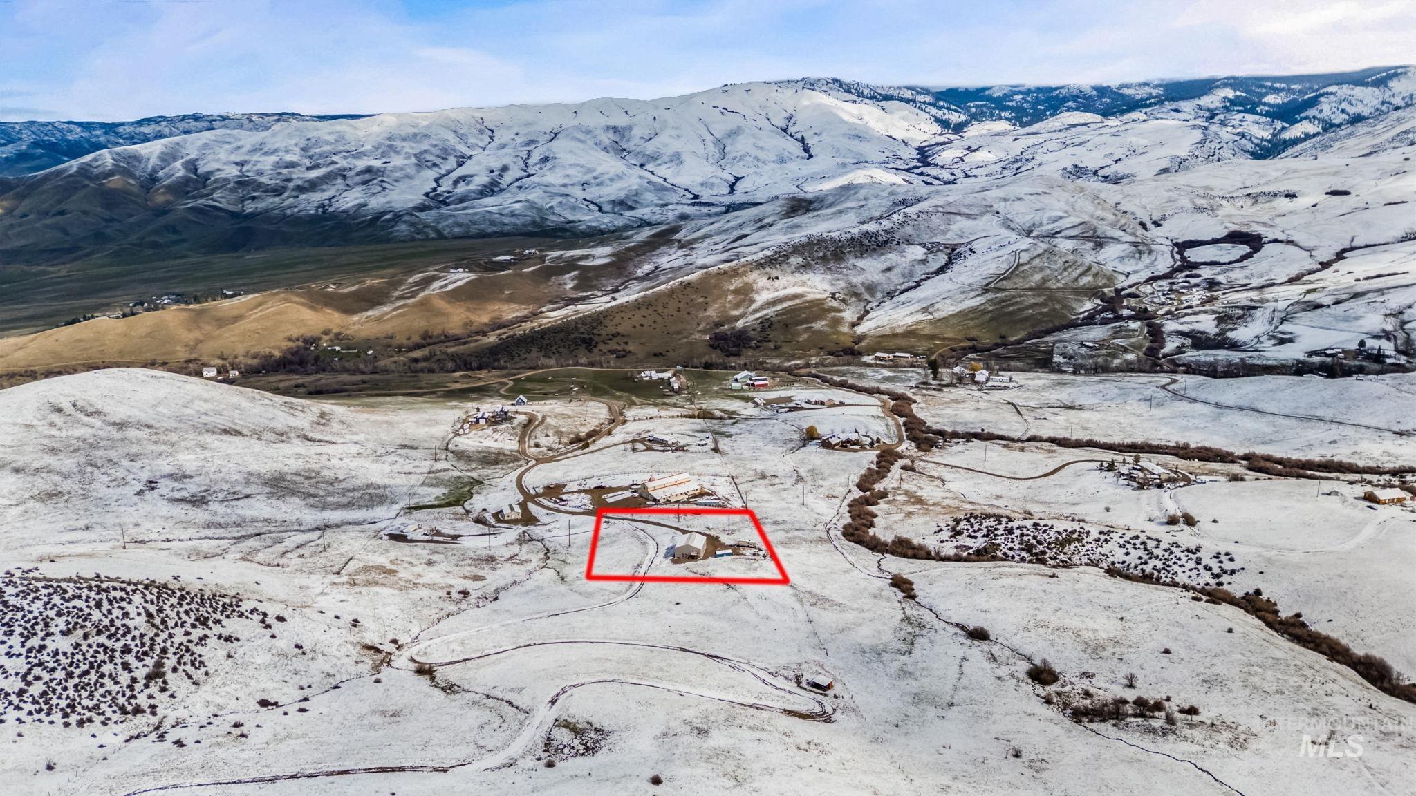 29 Family Pl, Horseshoe Bend, Idaho 83629-8097, 1 Bedroom, 1 Bathroom, Residential For Sale, Price $475,000, 98943557
