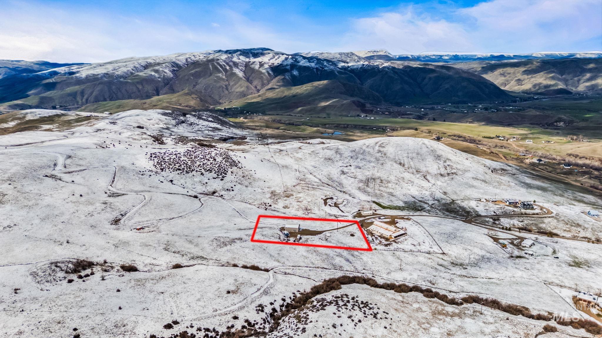 29 Family Pl, Horseshoe Bend, Idaho 83629-8097, 1 Bedroom, 1 Bathroom, Residential For Sale, Price $475,000, 98943557