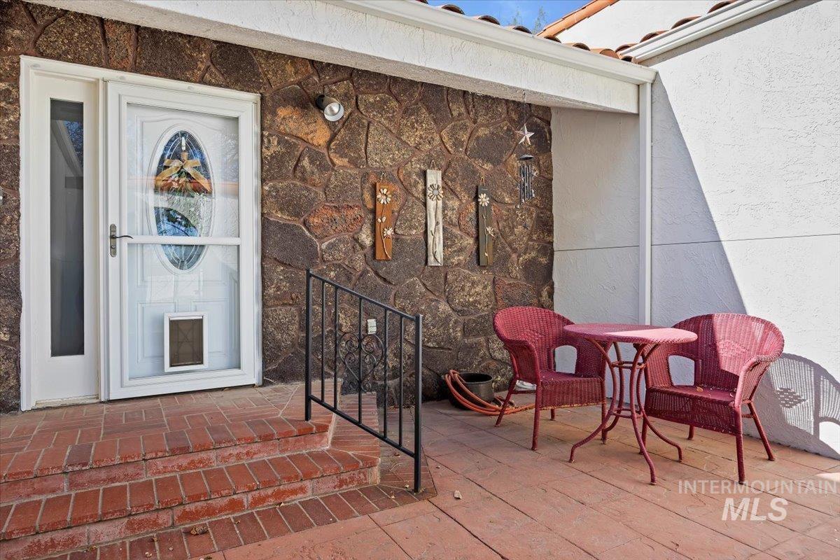 139 Los Lagos, Twin Falls, Idaho 83301, 2 Bedrooms, 2 Bathrooms, Residential For Sale, Price $483,000, 98943707