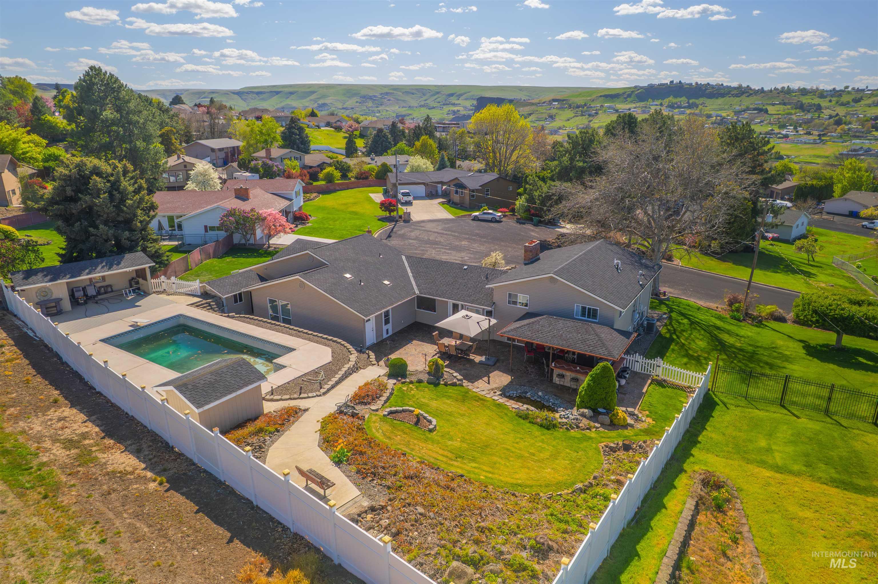 3413 Bluebird Circle, Lewiston, Idaho 83501, 4 Bedrooms, 6 Bathrooms, Residential For Sale, Price $755,000, 98943792