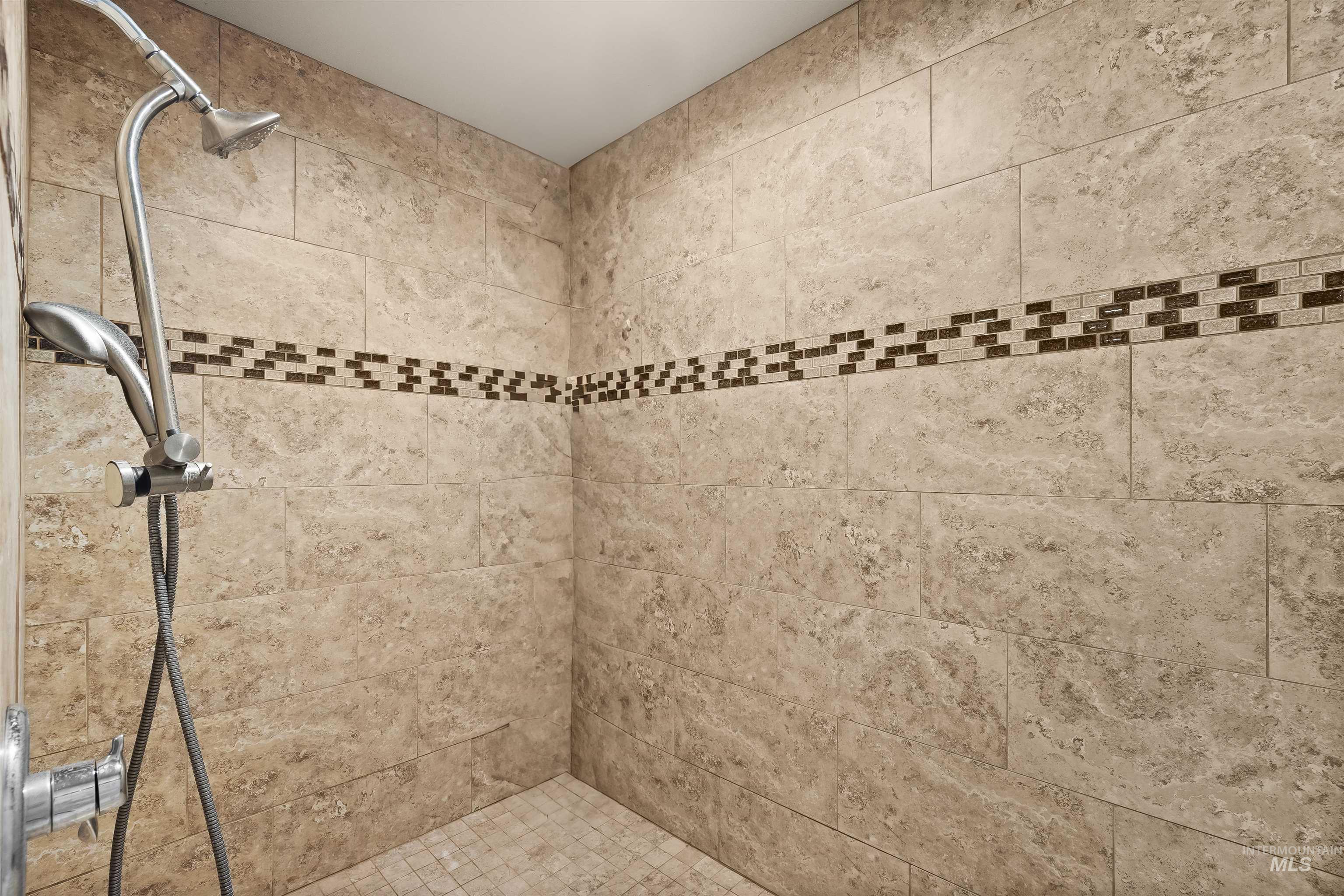 3413 Bluebird Circle, Lewiston, Idaho 83501, 4 Bedrooms, 6 Bathrooms, Residential For Sale, Price $755,000, 98943792