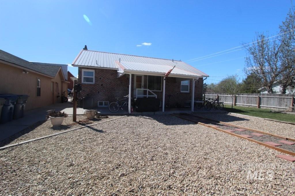 2717 S Kimball Ave., Caldwell, Idaho 83605, 4 Bedrooms, 2 Bathrooms, Residential For Sale, Price $995,000, 98943802