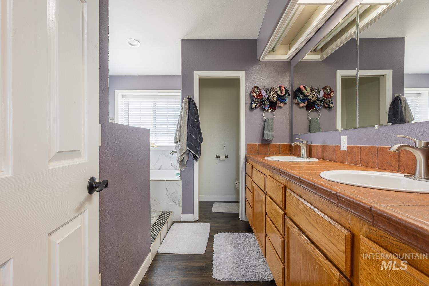 1300 N Big Tree Ln, Kuna, Idaho 83634, 4 Bedrooms, 3 Bathrooms, Residential For Sale, Price $1,099,000, 98943815