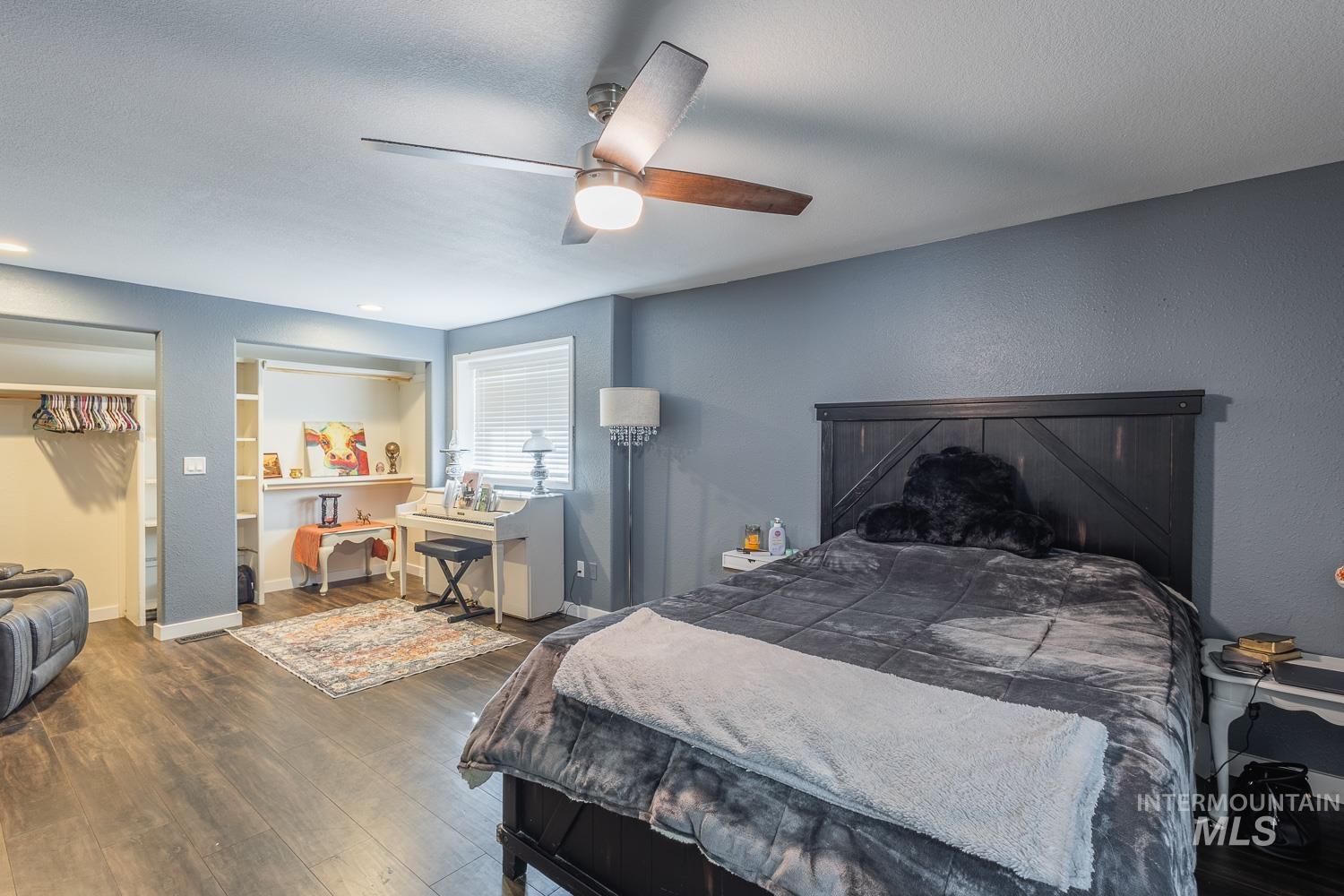 1300 N Big Tree Ln, Kuna, Idaho 83634, 4 Bedrooms, 3 Bathrooms, Residential For Sale, Price $1,099,000, 98943815