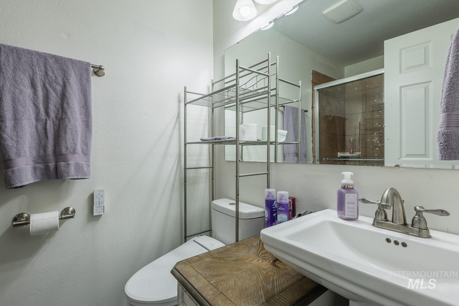 1300 N Big Tree Ln, Kuna, Idaho 83634, 4 Bedrooms, 3 Bathrooms, Residential For Sale, Price $1,099,000, 98943815