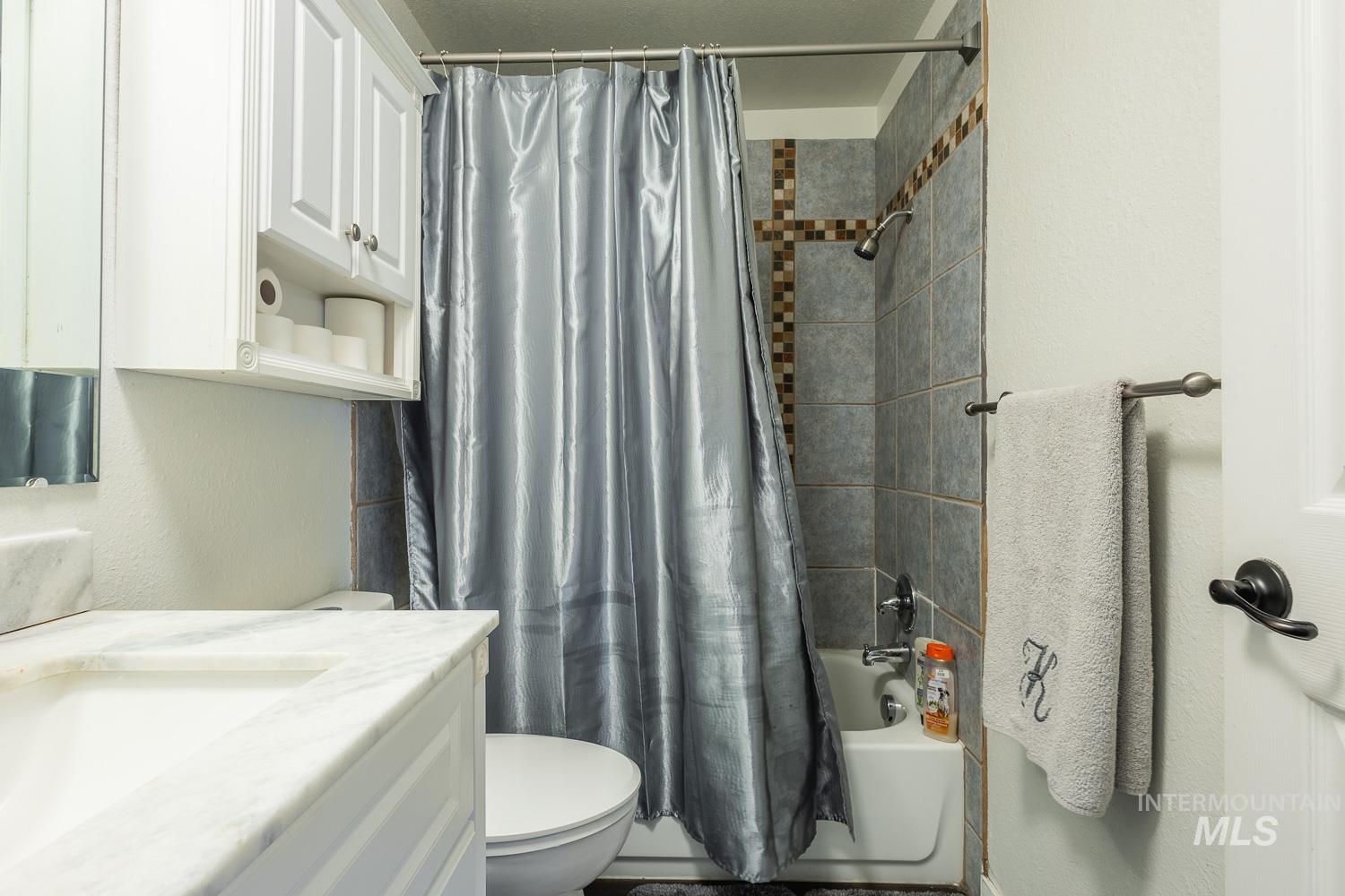 1300 N Big Tree Ln, Kuna, Idaho 83634, 4 Bedrooms, 3 Bathrooms, Residential For Sale, Price $1,099,000, 98943815