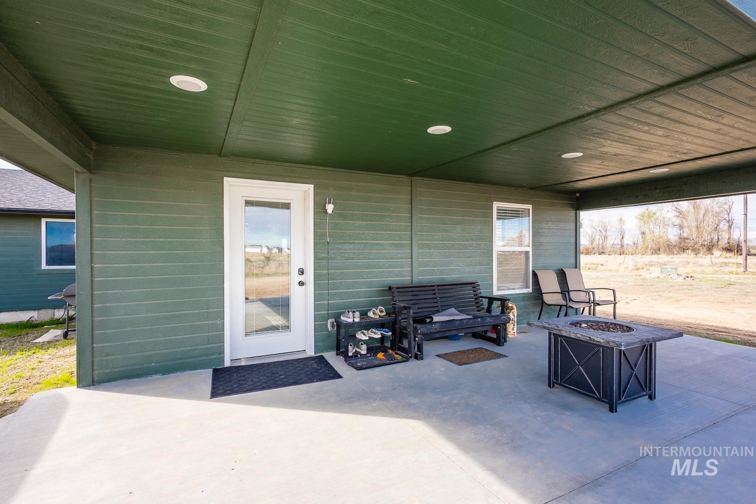 1300 N Big Tree Ln, Kuna, Idaho 83634, 4 Bedrooms, 3 Bathrooms, Residential For Sale, Price $1,099,000, 98943815