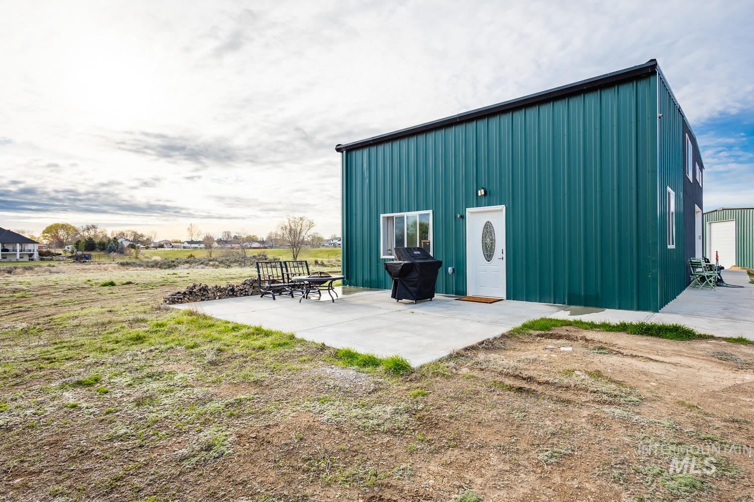 1300 N Big Tree Ln, Kuna, Idaho 83634, 4 Bedrooms, 3 Bathrooms, Residential For Sale, Price $1,099,000, 98943815