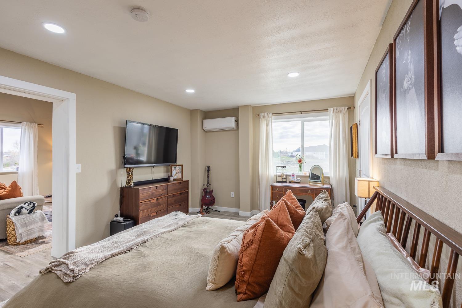 1300 N Big Tree Ln, Kuna, Idaho 83634, 4 Bedrooms, 3 Bathrooms, Residential For Sale, Price $1,099,000, 98943815