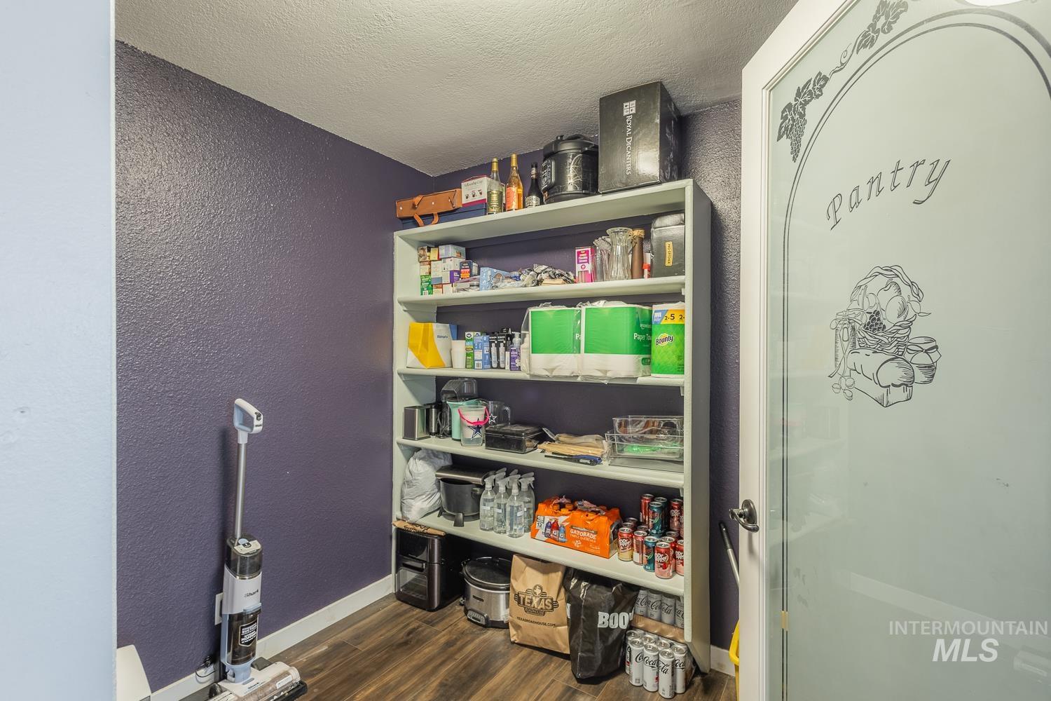 1300 N Big Tree Ln, Kuna, Idaho 83634, 4 Bedrooms, 3 Bathrooms, Residential For Sale, Price $1,099,000, 98943815