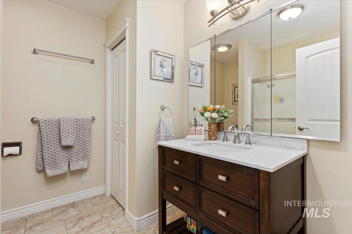 139 Los Lagos, Twin Falls, Idaho 83301, 3 Bedrooms, 2 Bathrooms, Residential For Sale, Price $483,000, 98943827