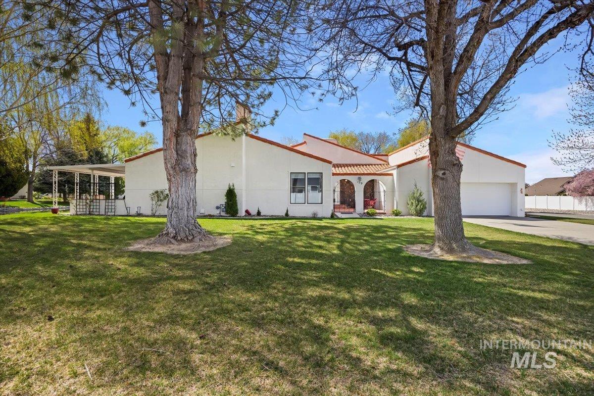 139 Los Lagos, Twin Falls, Idaho 83301, 3 Bedrooms, 2 Bathrooms, Residential For Sale, Price $483,000, 98943827