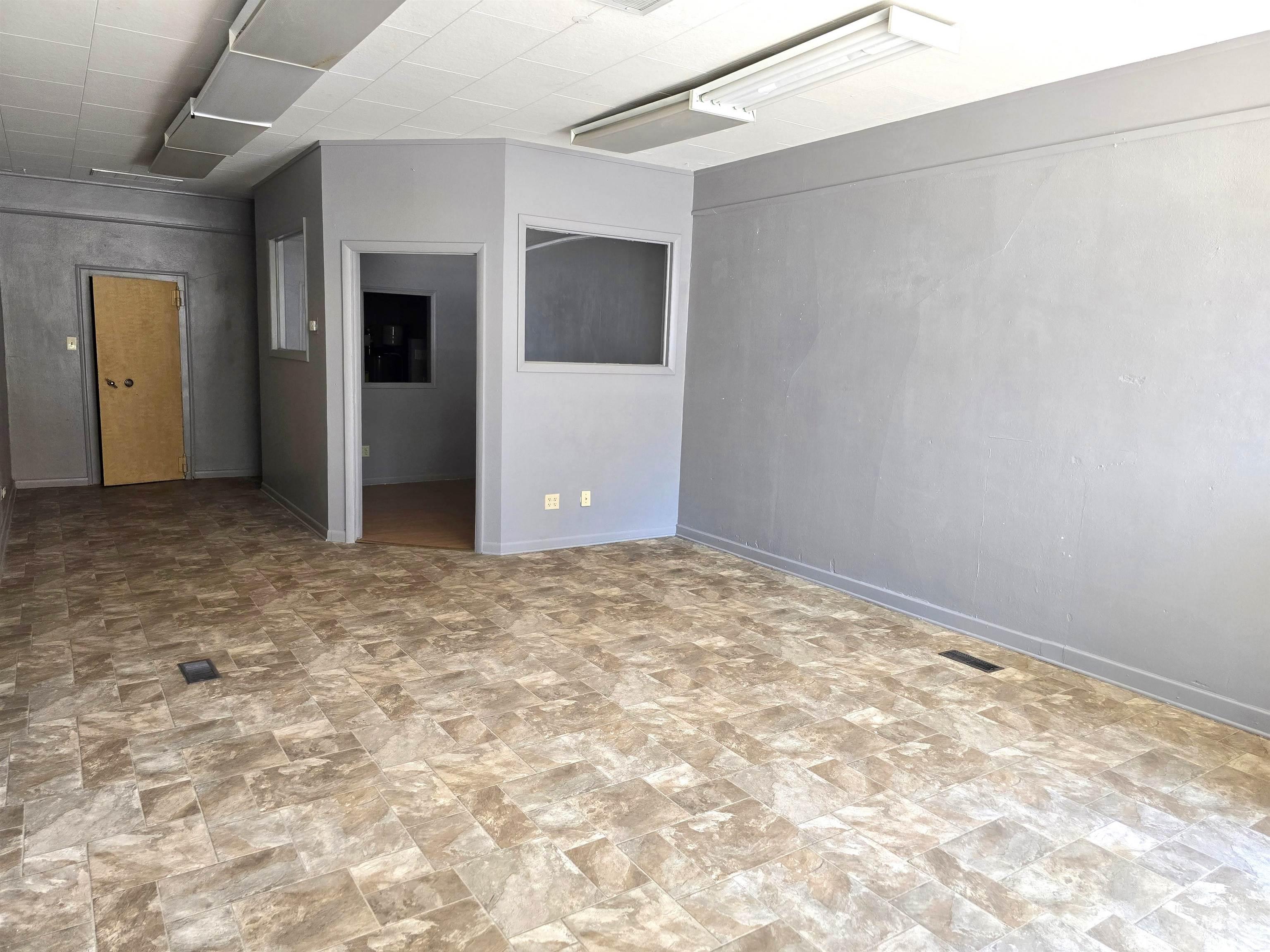 28 W Idaho, Weiser, Idaho 83672, 4 Rooms, Business/Commercial For Sale, Price $110,000, 98943841