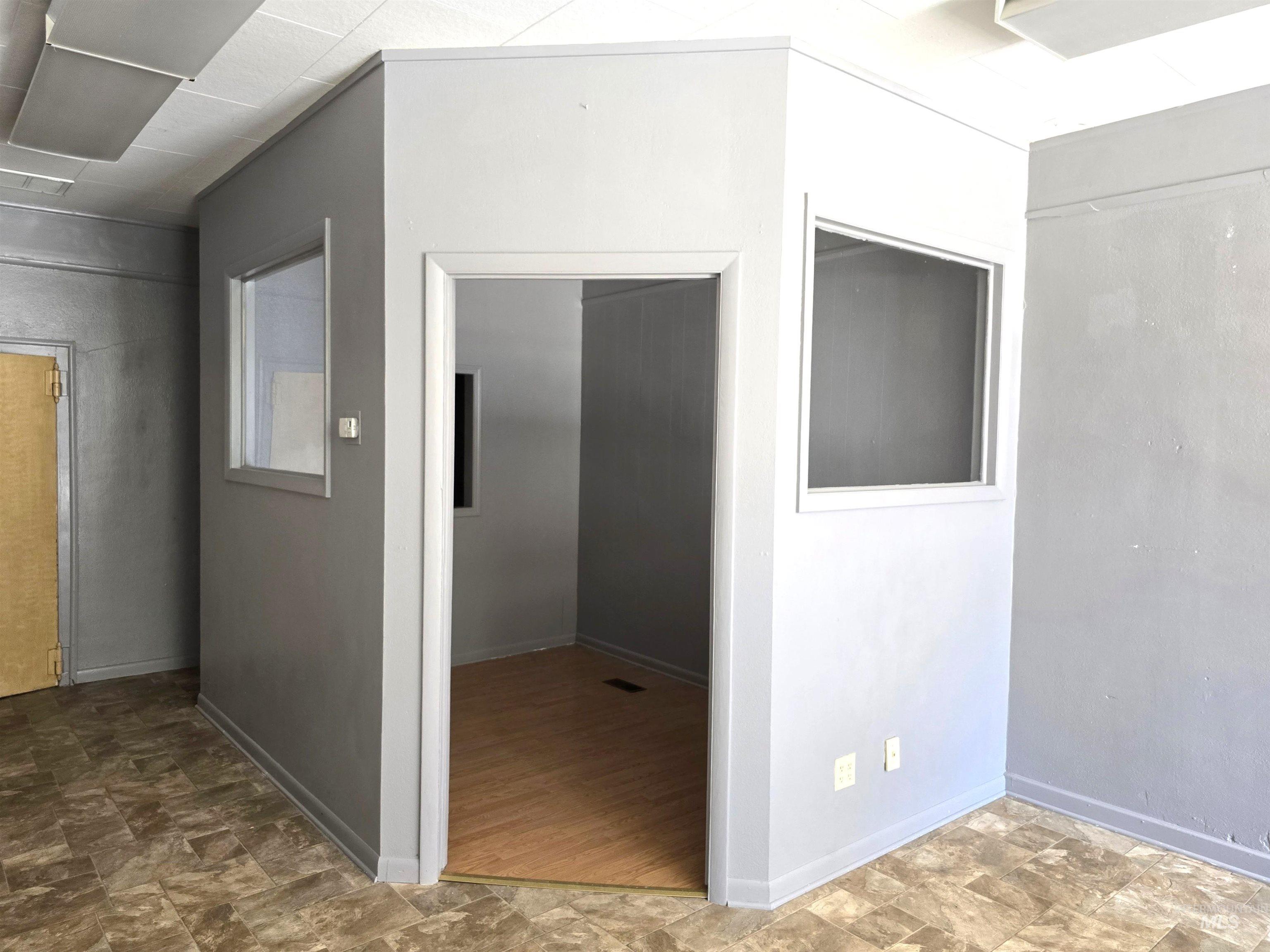 28 W Idaho, Weiser, Idaho 83672, 4 Rooms, Business/Commercial For Sale, Price $110,000, 98943841