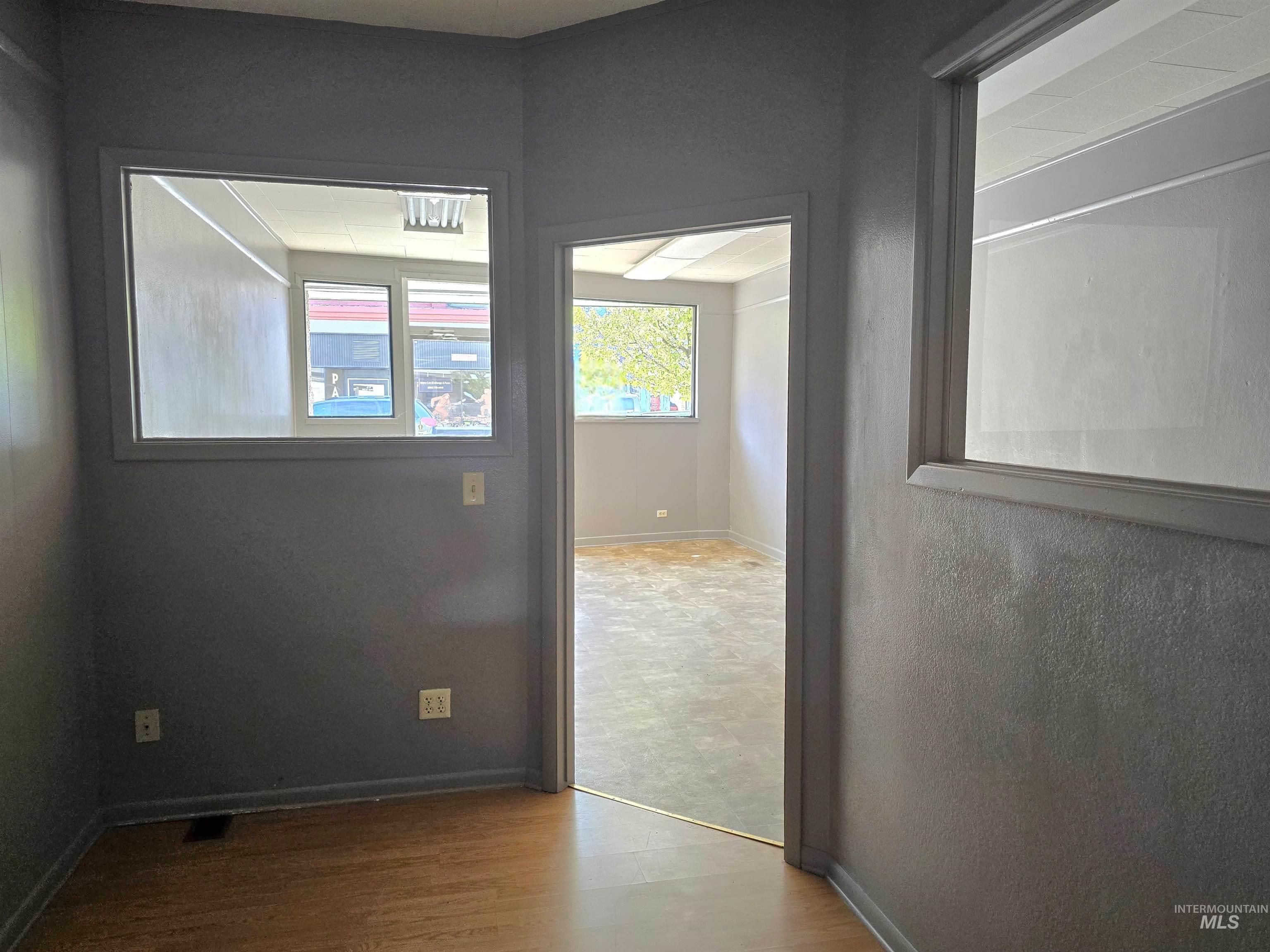 28 W Idaho, Weiser, Idaho 83672, 4 Rooms, Business/Commercial For Sale, Price $110,000, 98943841