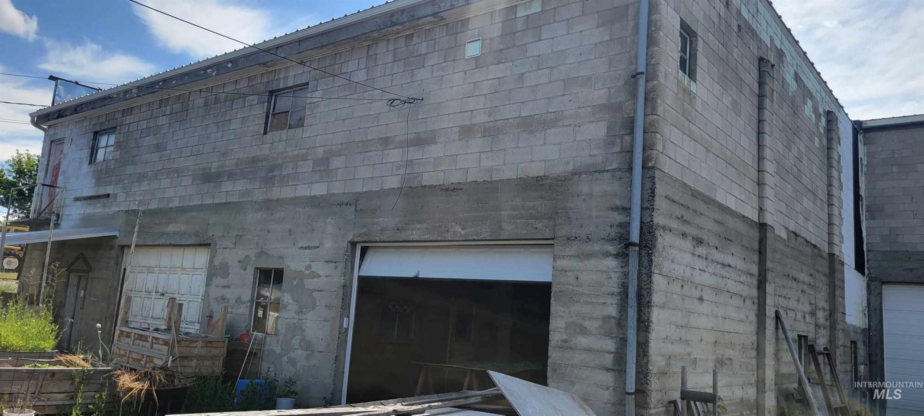 View of home's exterior