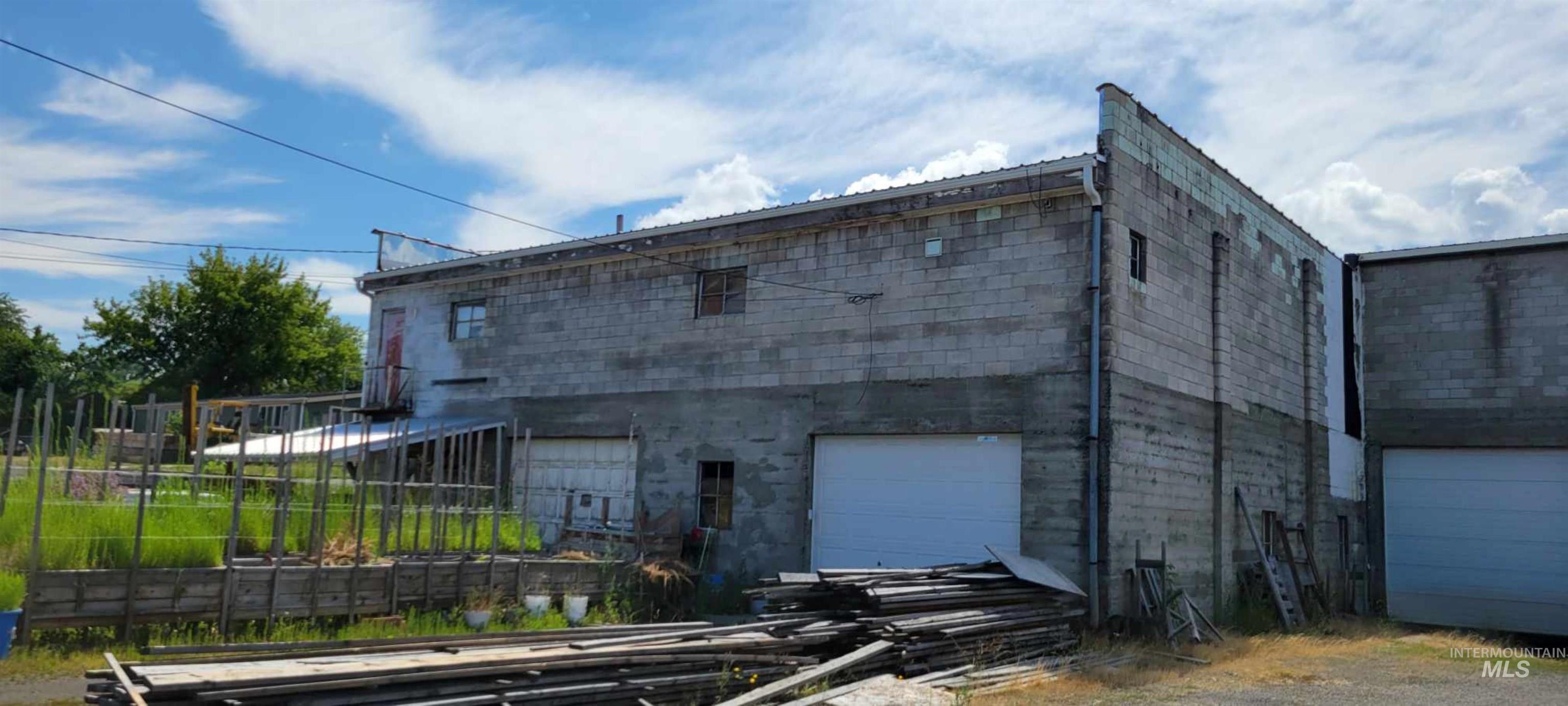 View of front of house with an attached garage