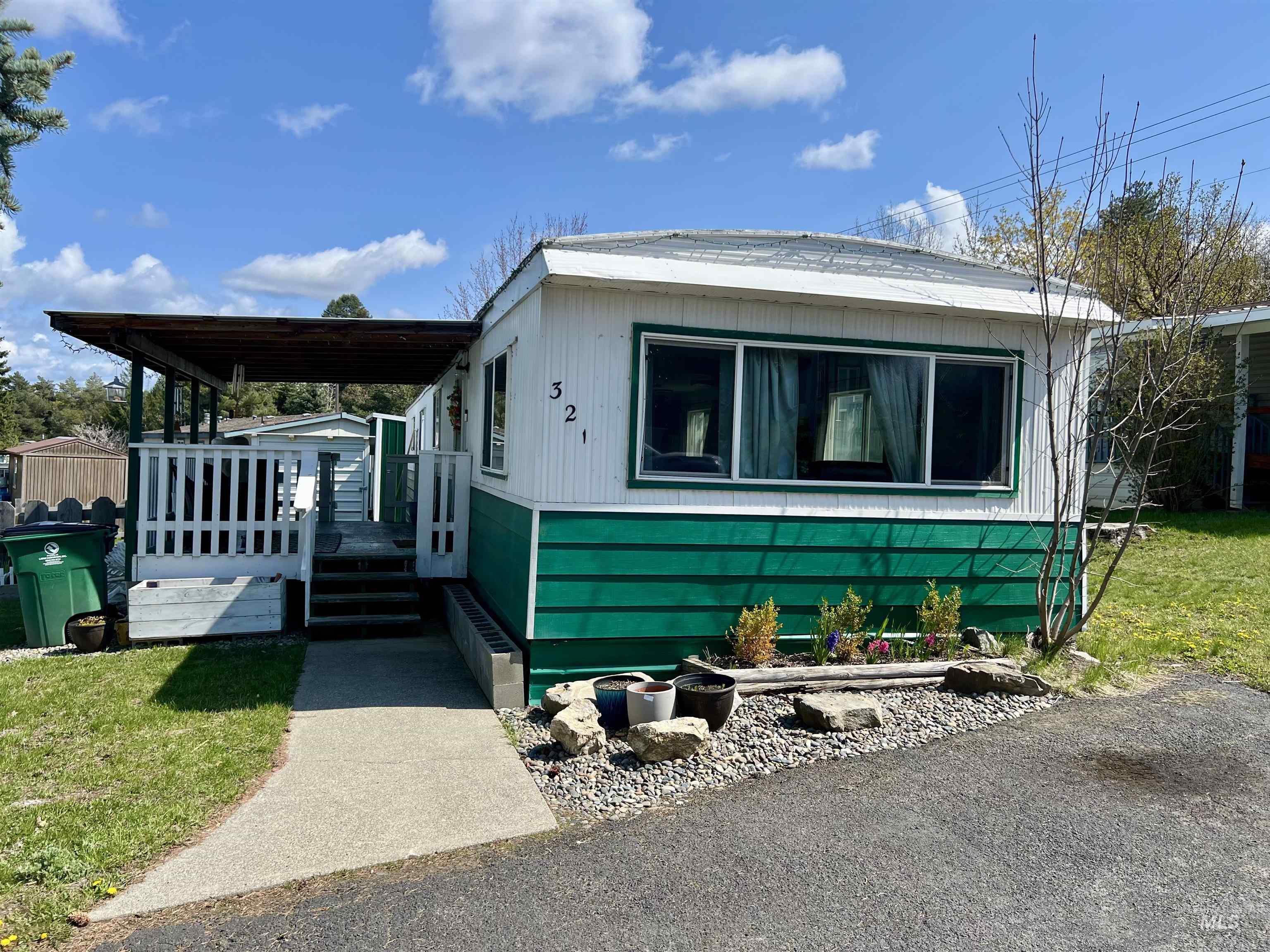 411 N Almon, Moscow, Idaho 83843, 2 Bedrooms, 1 Bathroom, Residential For Sale, Price $38,000, 98943904