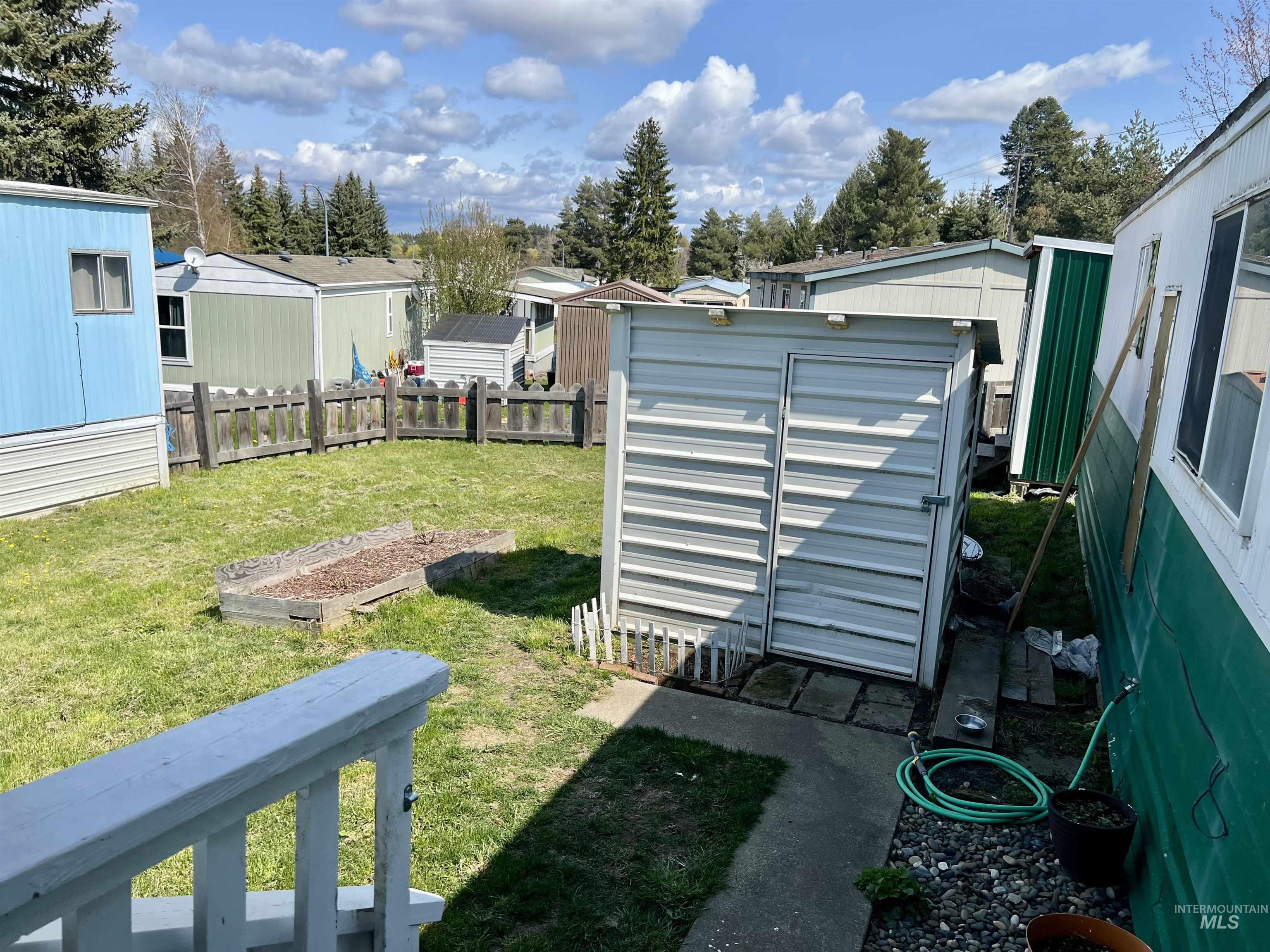 411 N Almon, Moscow, Idaho 83843, 2 Bedrooms, 1 Bathroom, Residential For Sale, Price $38,000, 98943904