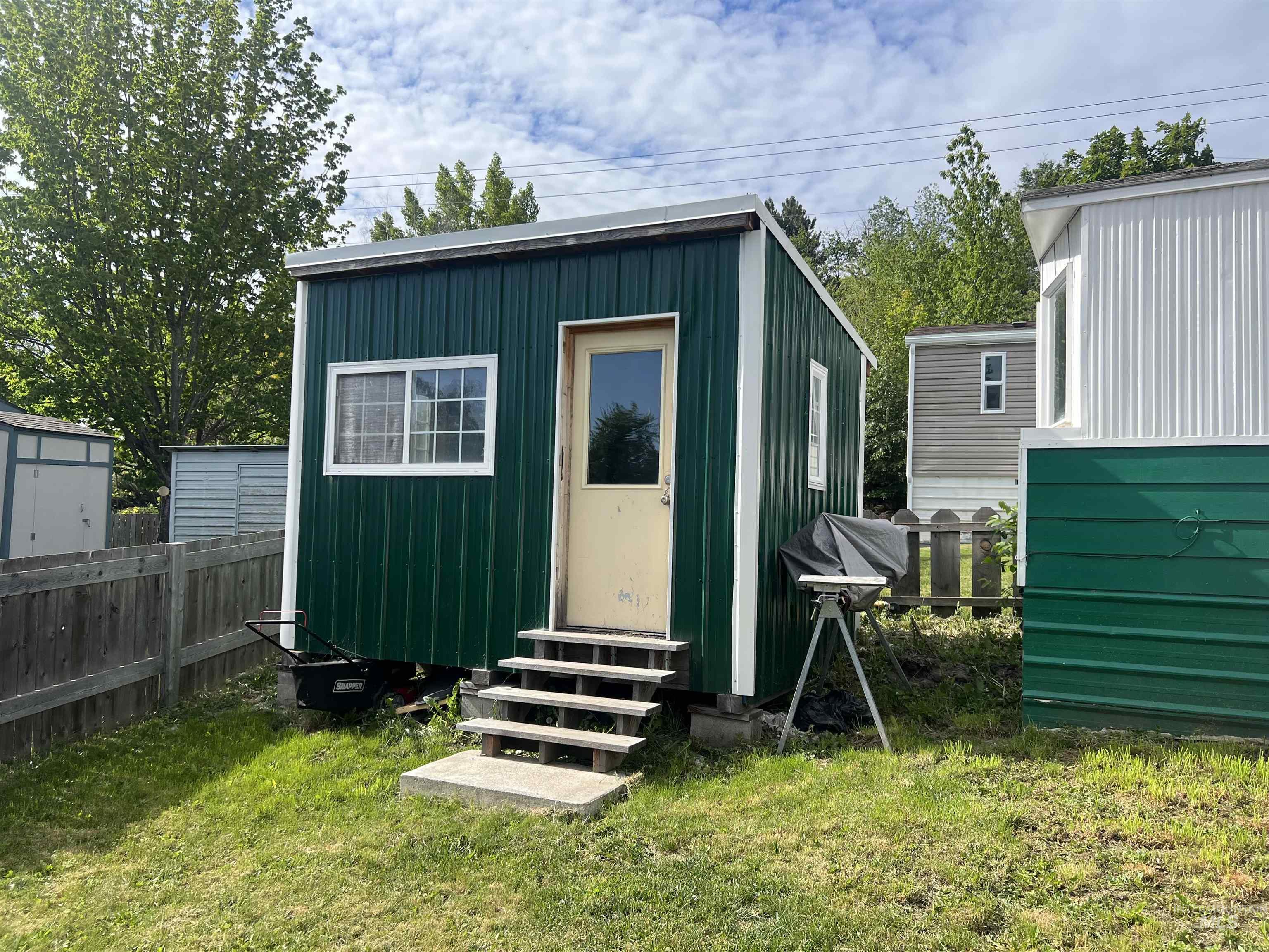 411 N Almon, Moscow, Idaho 83843, 2 Bedrooms, 1 Bathroom, Residential For Sale, Price $38,000, 98943904