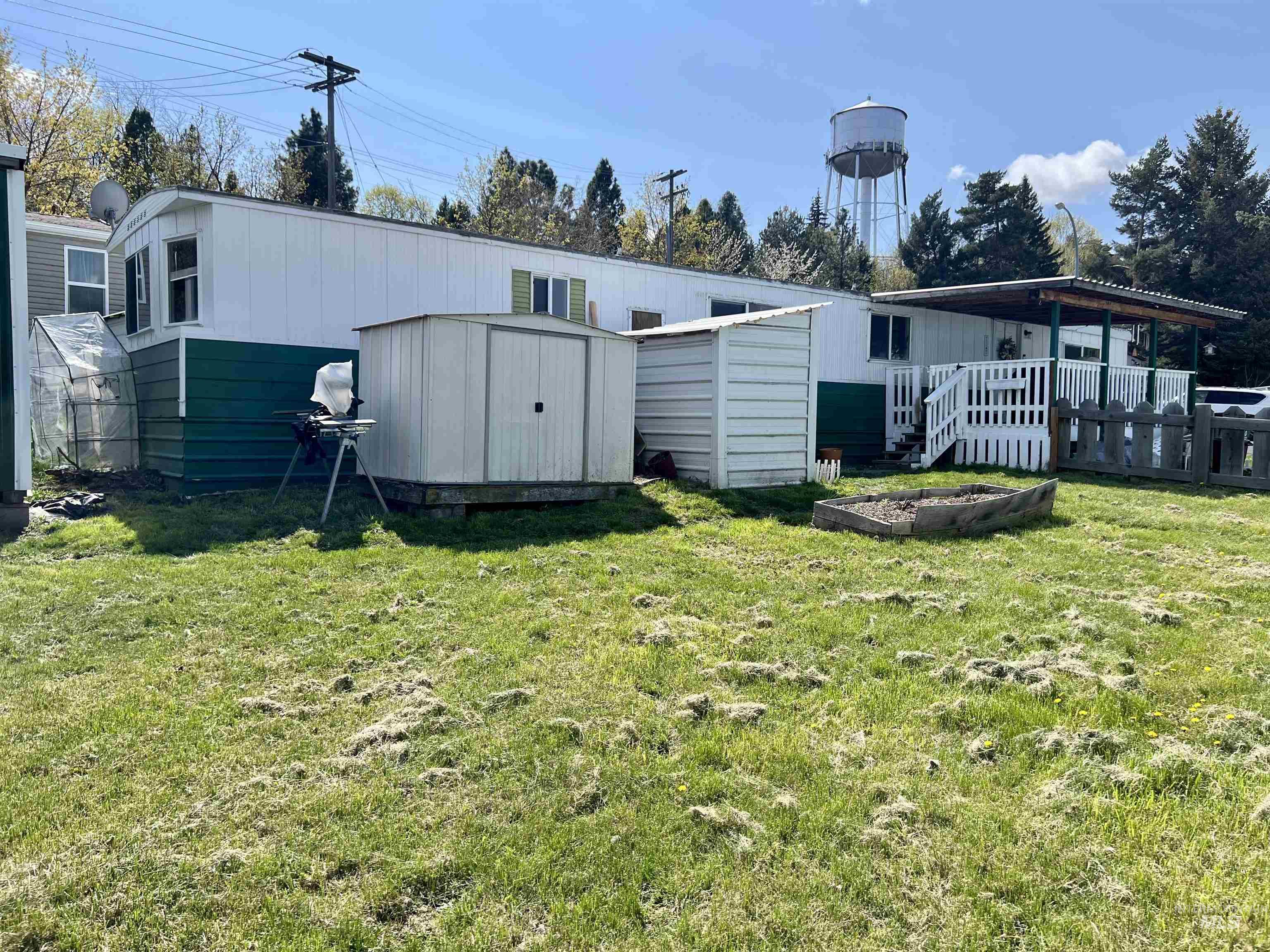 411 N Almon, Moscow, Idaho 83843, 2 Bedrooms, 1 Bathroom, Residential For Sale, Price $38,000, 98943904
