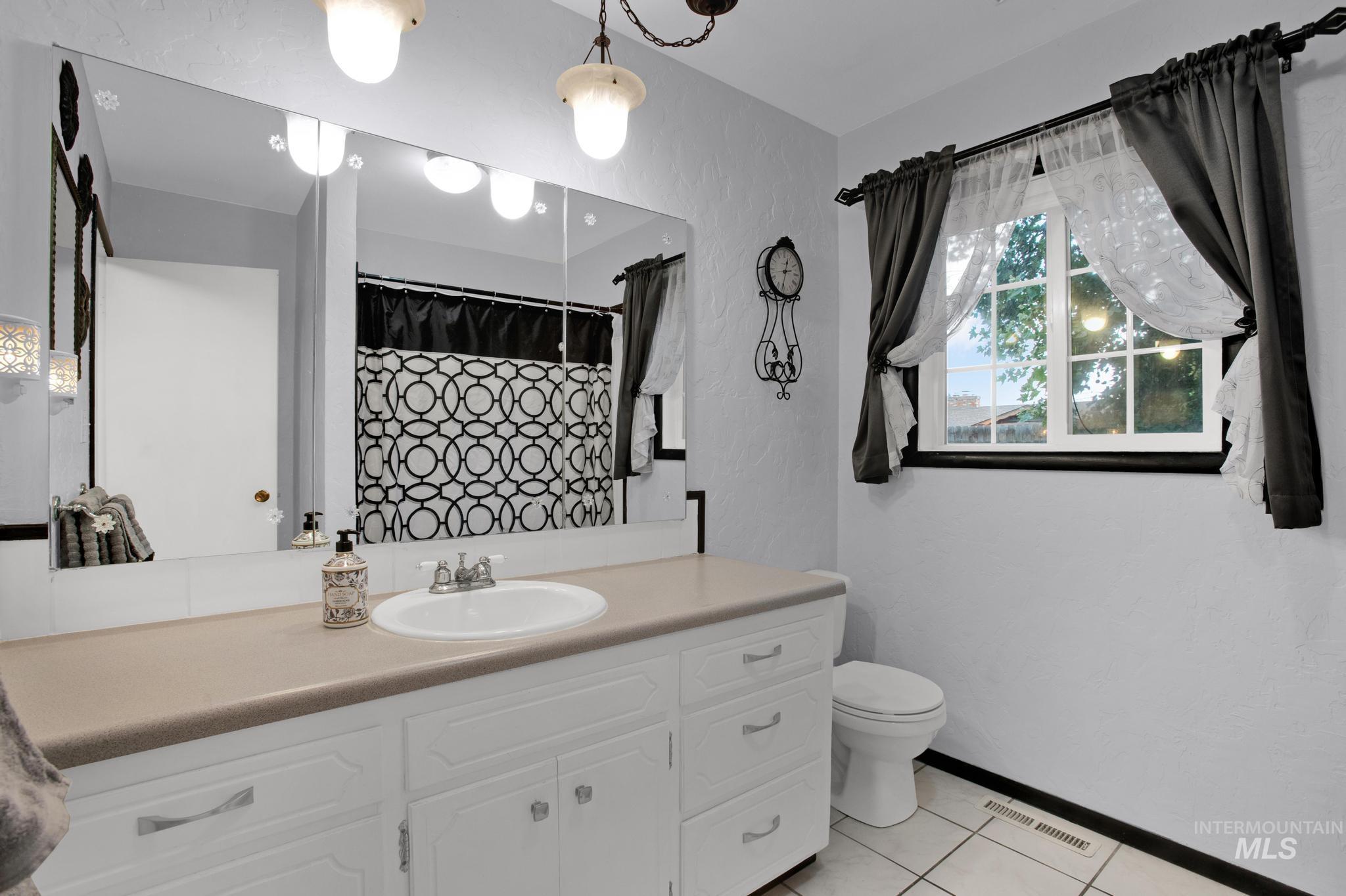 2523 S Kimball, Caldwell, Idaho 83605, 4 Bedrooms, 3 Bathrooms, Residential For Sale, Price $689,000, 98944085