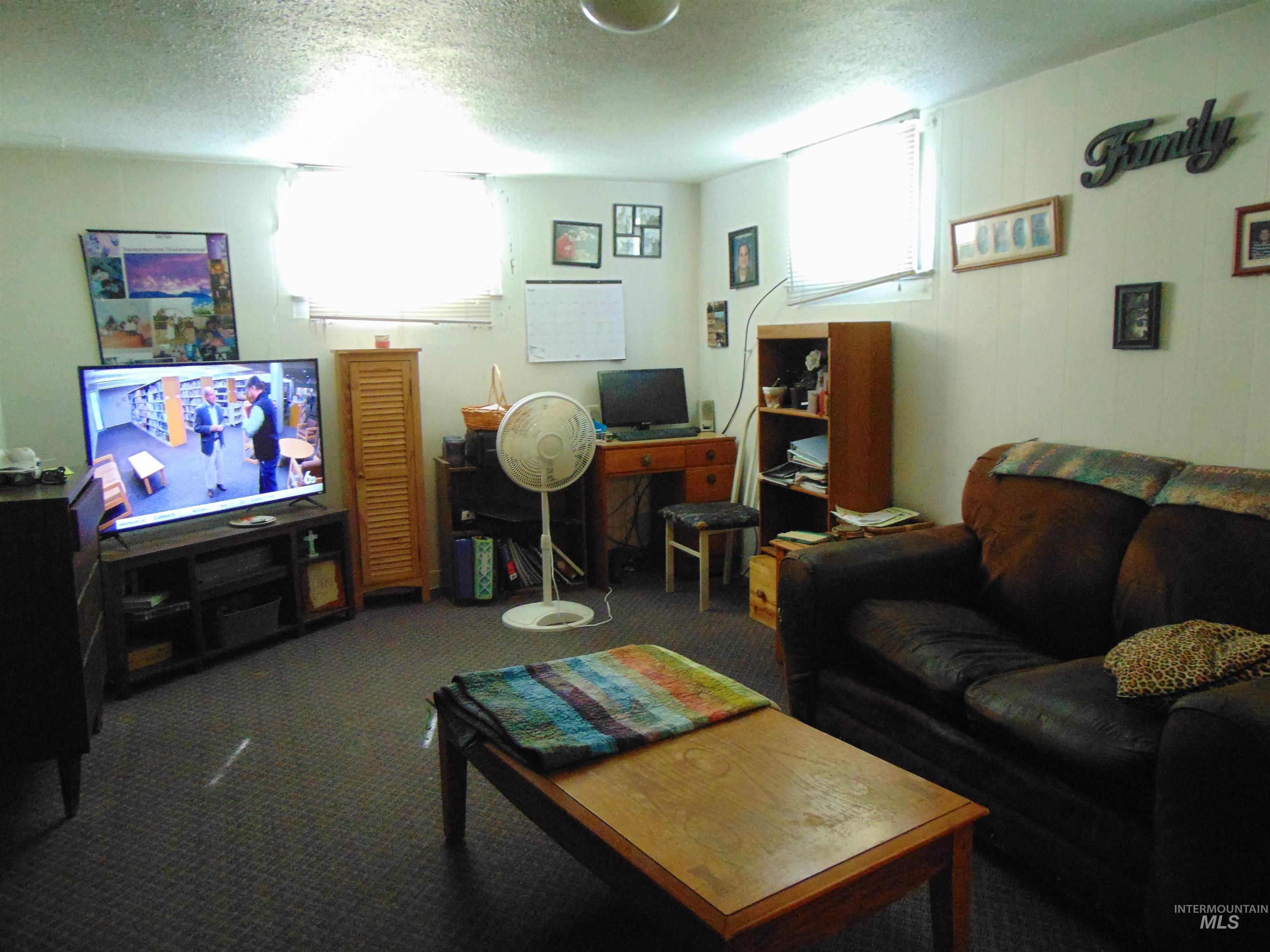 655 SW 4th Street, Ontario, Oregon 97914, 2 Bedrooms, 1 Bathroom, Residential Income For Sale, Price $245,000, 98944133