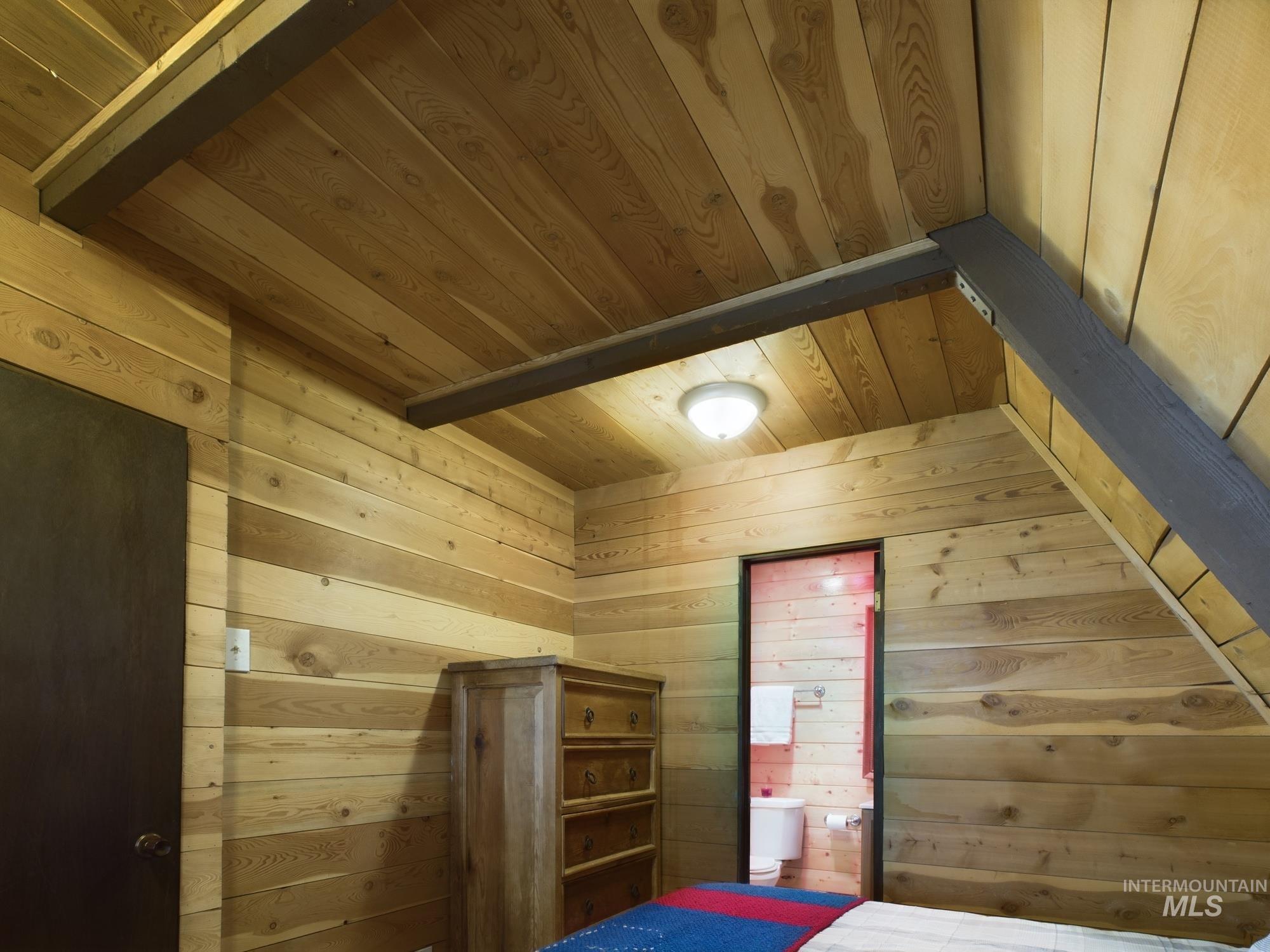 1886 & 1888 Crooked River Rd, Elk City, Idaho 83525, 3 Bedrooms, 3 Bathrooms, Residential For Sale, Price $349,000, 98944141