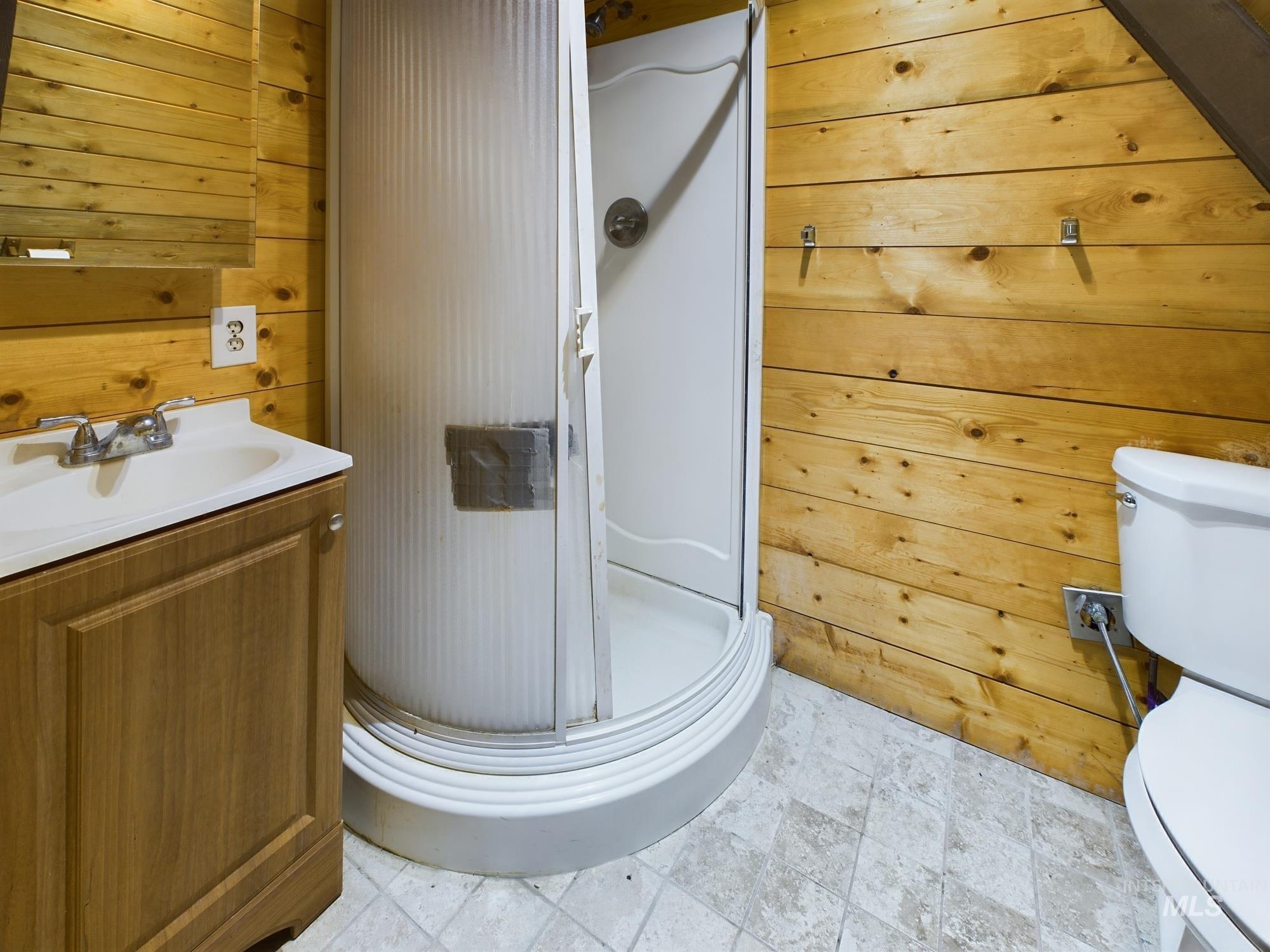 1886 & 1888 Crooked River Rd, Elk City, Idaho 83525, 3 Bedrooms, 3 Bathrooms, Residential For Sale, Price $349,000, 98944141