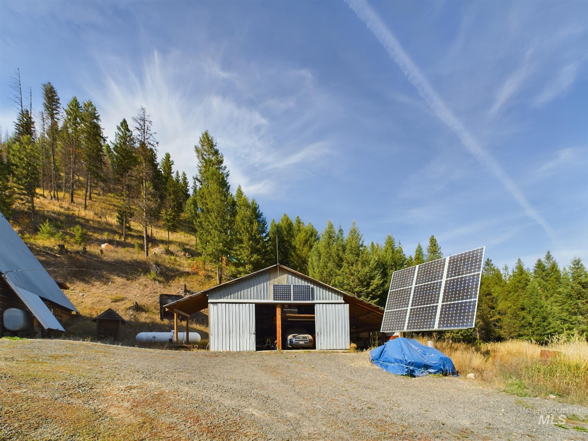 1886 & 1888 Crooked River Rd, Elk City, Idaho 83525, 3 Bedrooms, 3 Bathrooms, Residential For Sale, Price $349,000, 98944141