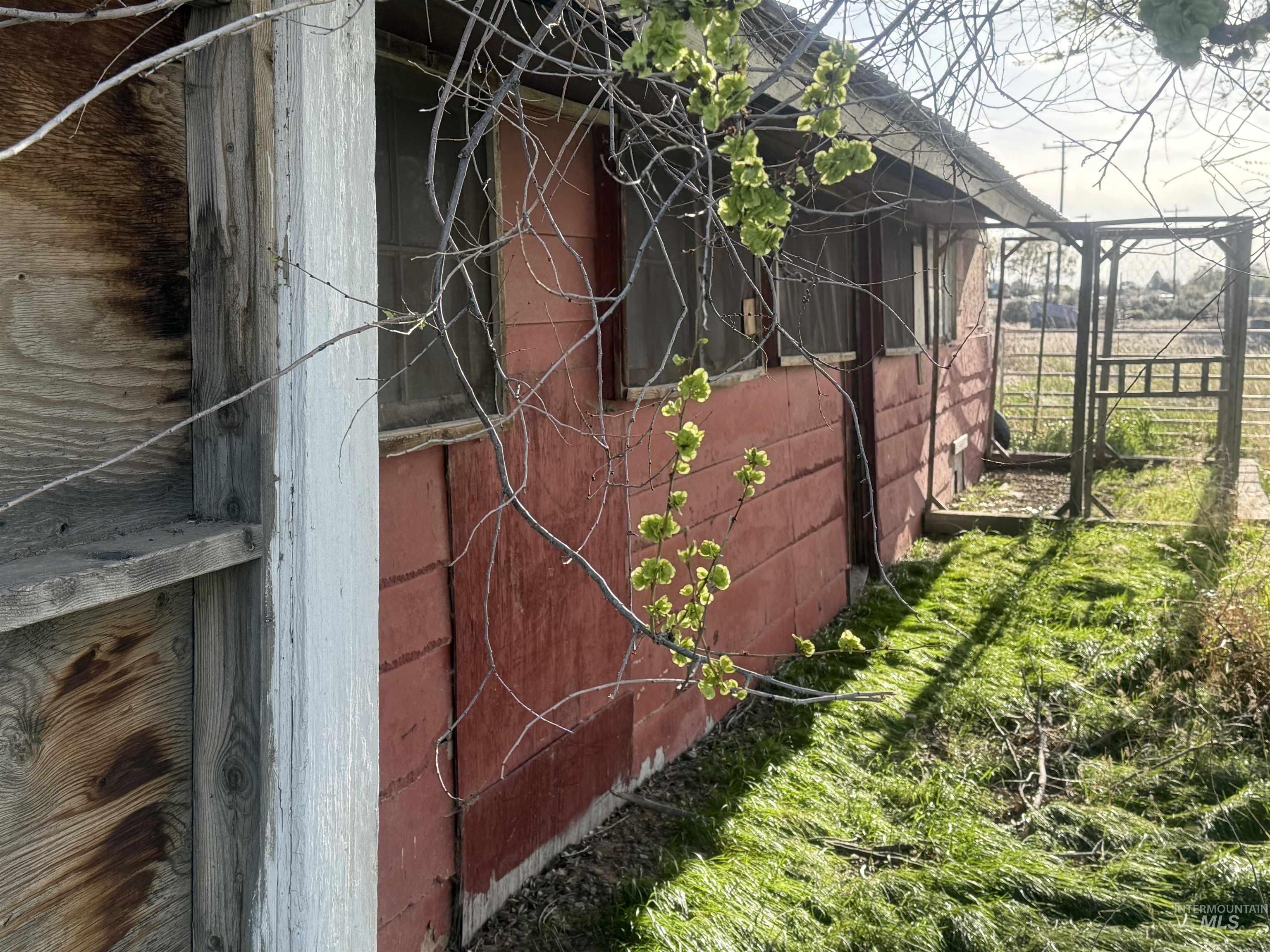 4781 Old HWY 30, Mountain Home, Idaho 83647, 3 Bedrooms, 1 Bathroom, Residential For Sale, Price $375,000, 98944587