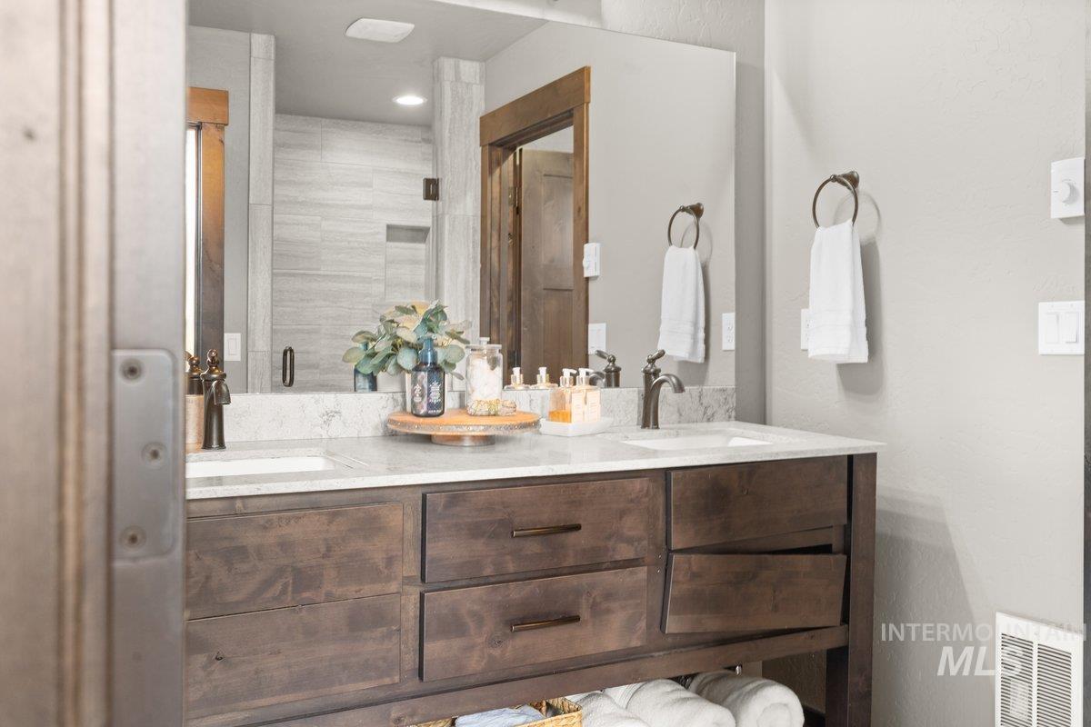 7809 E Bridger Trail, Harrison, Idaho 83833, 3 Bedrooms, 2 Bathrooms, Residential For Sale, Price $1,200,000, 98944596