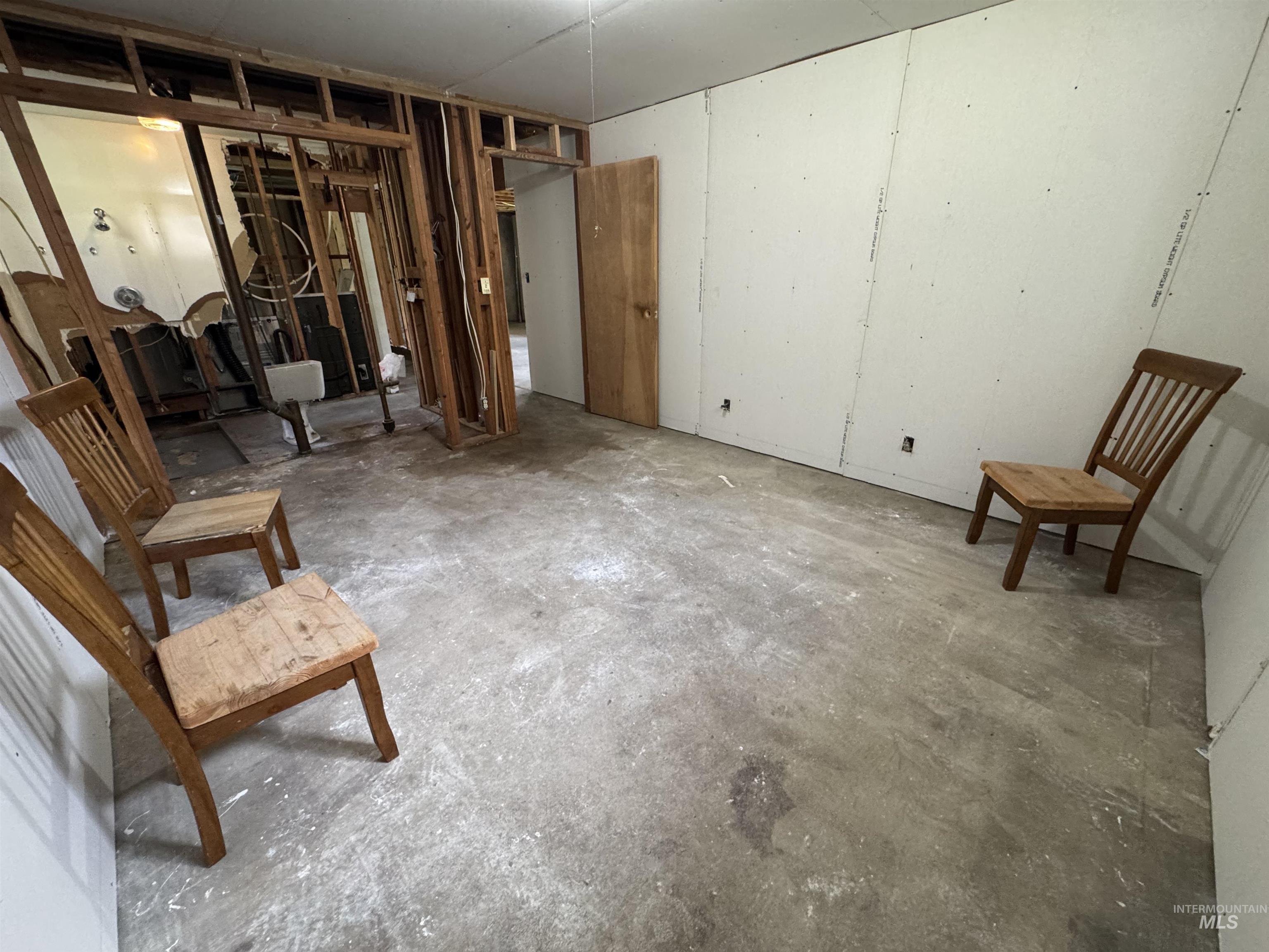 250 Hill Rd, Orofino, Idaho 83543, 4 Bedrooms, 2 Bathrooms, Residential For Sale, Price $374,900, 98944647