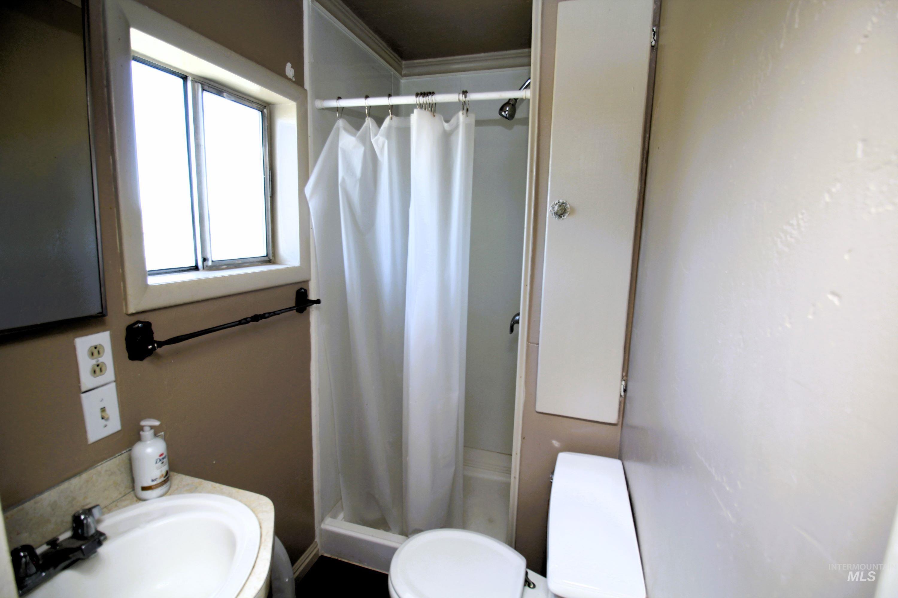 510 US Hwy 95, Weiser, Idaho 83672, 2 Bedrooms, 2 Bathrooms, Residential For Sale, Price $370,000, 98944699