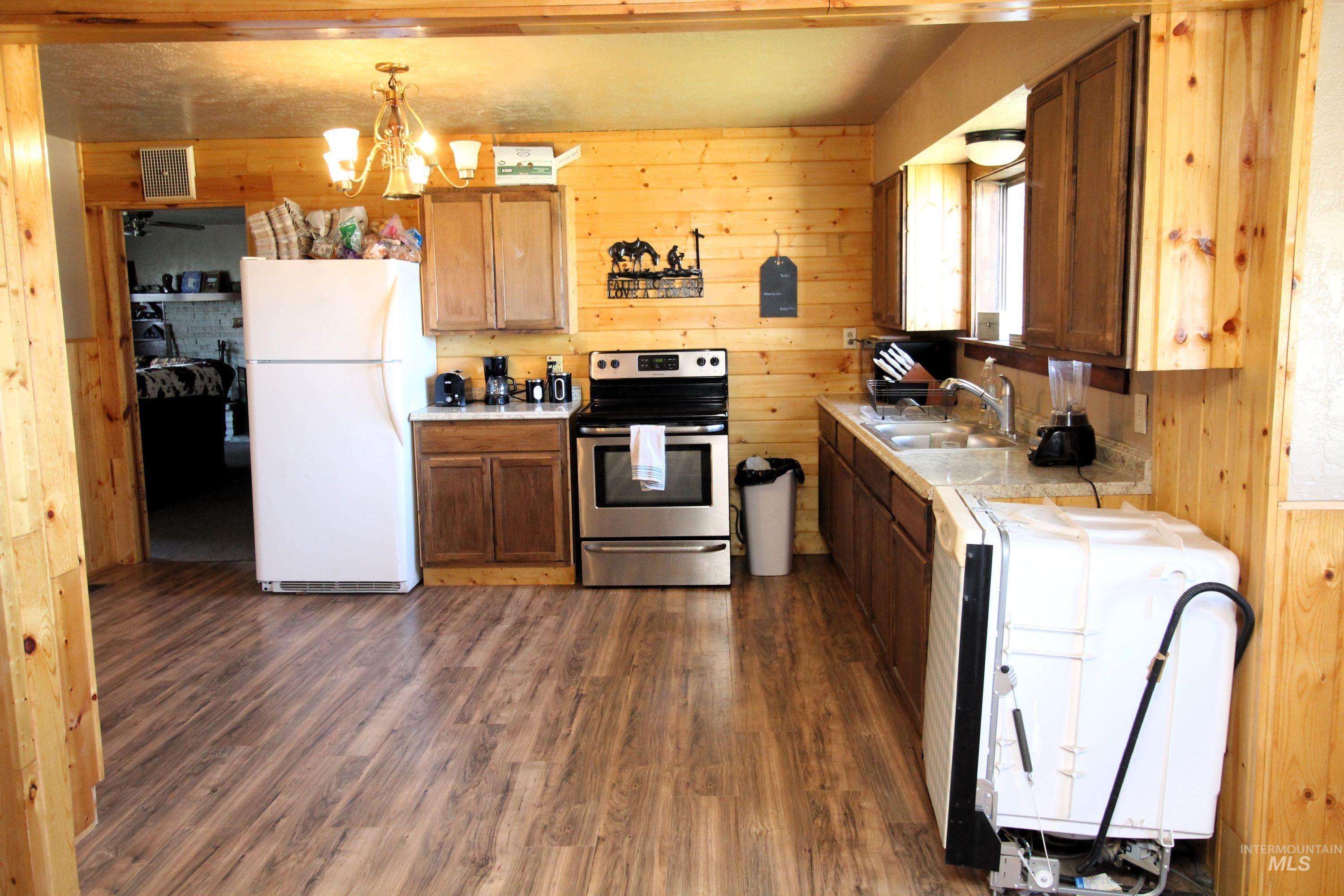 510 US Hwy 95, Weiser, Idaho 83672, 2 Bedrooms, 2 Bathrooms, Residential For Sale, Price $370,000, 98944699