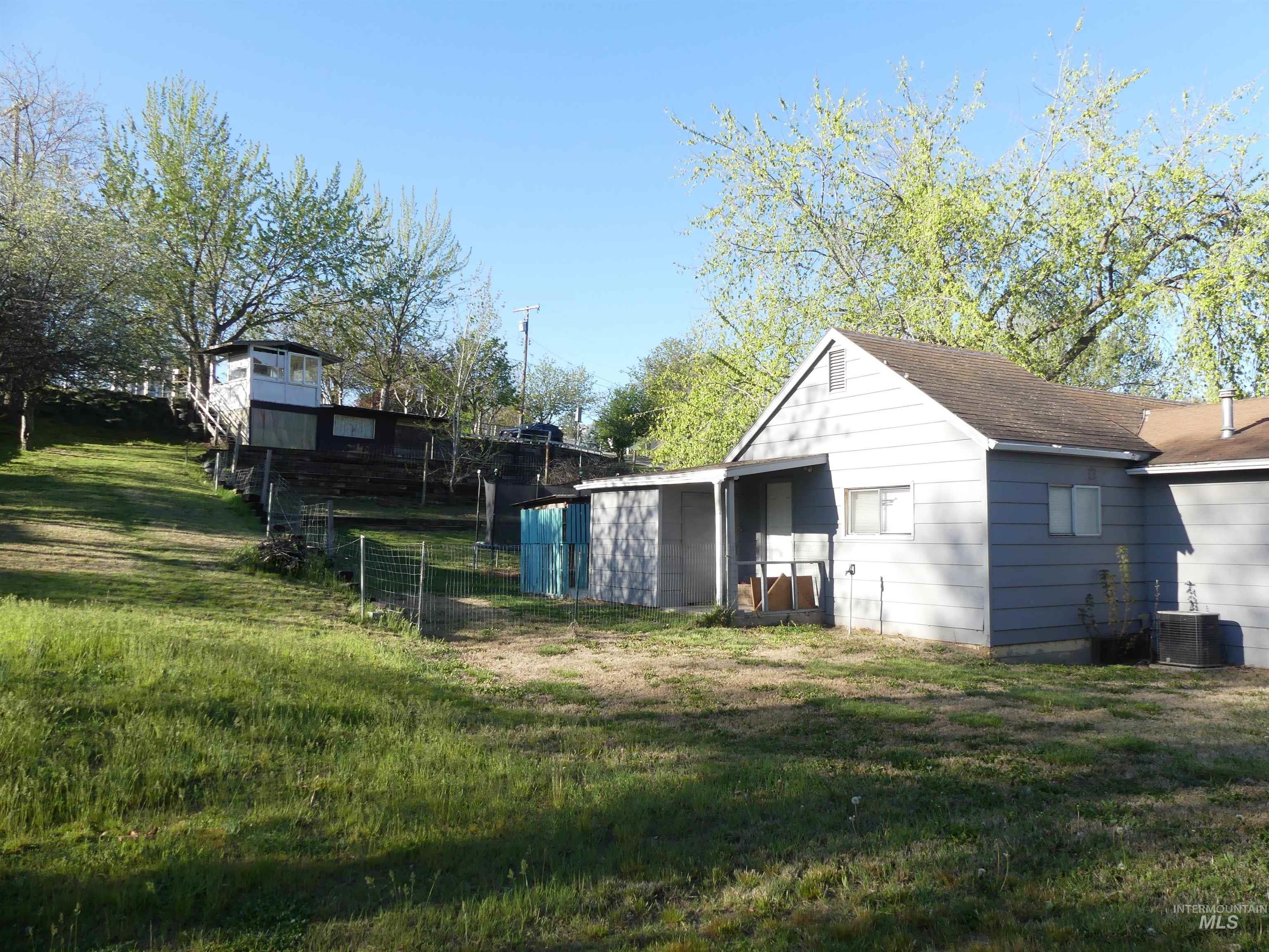 1422-1430 16th Ave, Clarkston, Washington 99403, 2 Bedrooms, 1 Bathroom, Residential Income For Sale, Price $499,000, 98944729