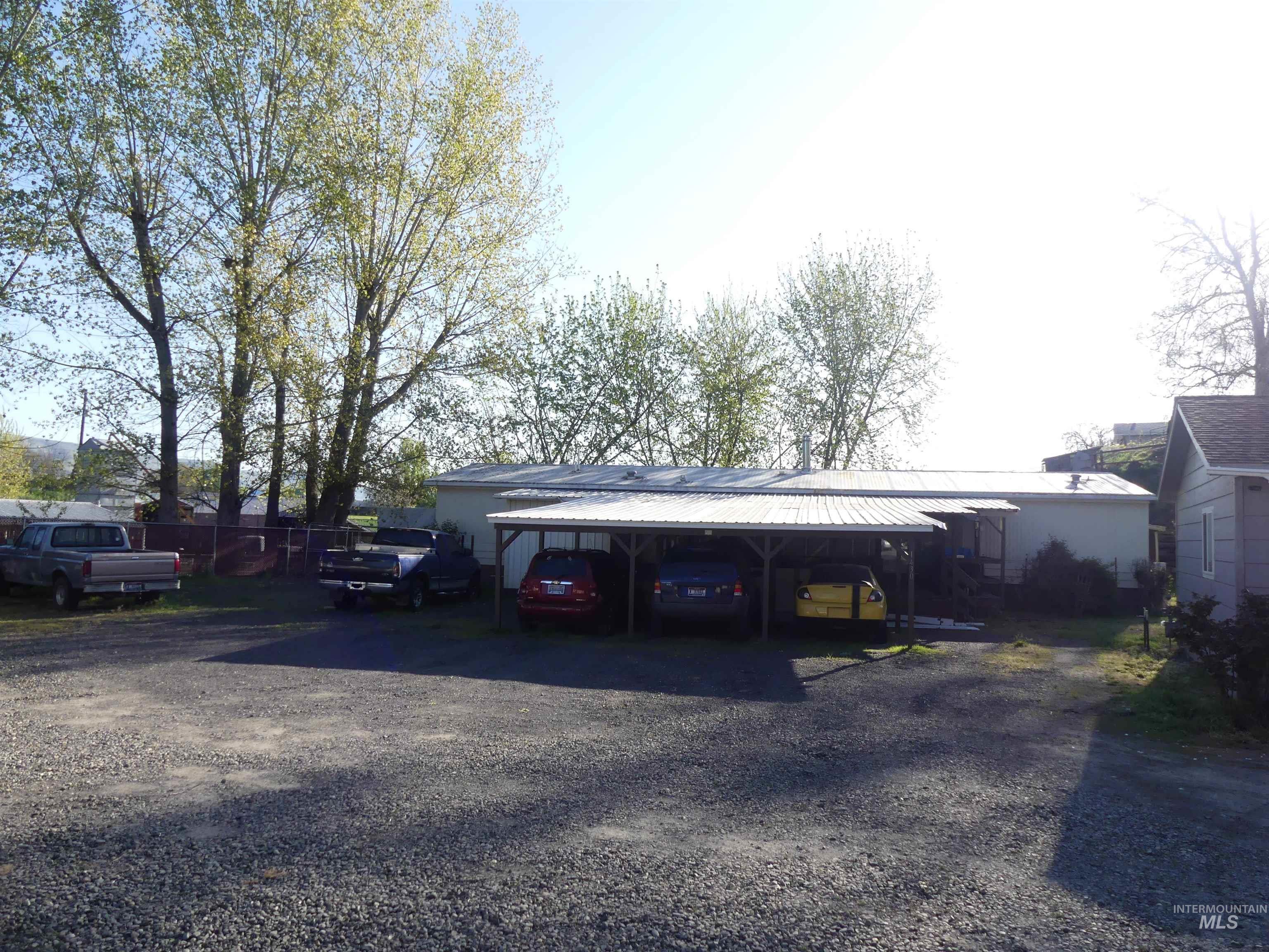 1422-1430 16th Ave, Clarkston, Washington 99403, 2 Bedrooms, 1 Bathroom, Residential Income For Sale, Price $499,000, 98944729